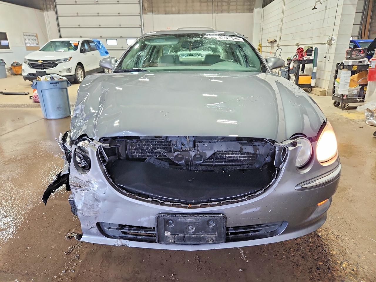 2009 Buick Lacrosse Cx Gray vin: 2G4WC582491103424
