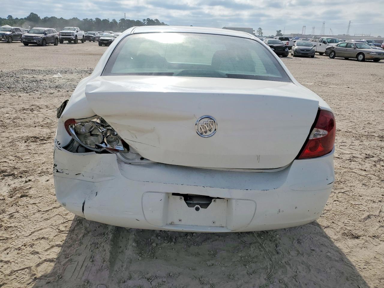2006 Buick Lacrosse Cx White vin: 2G4WC582661110791
