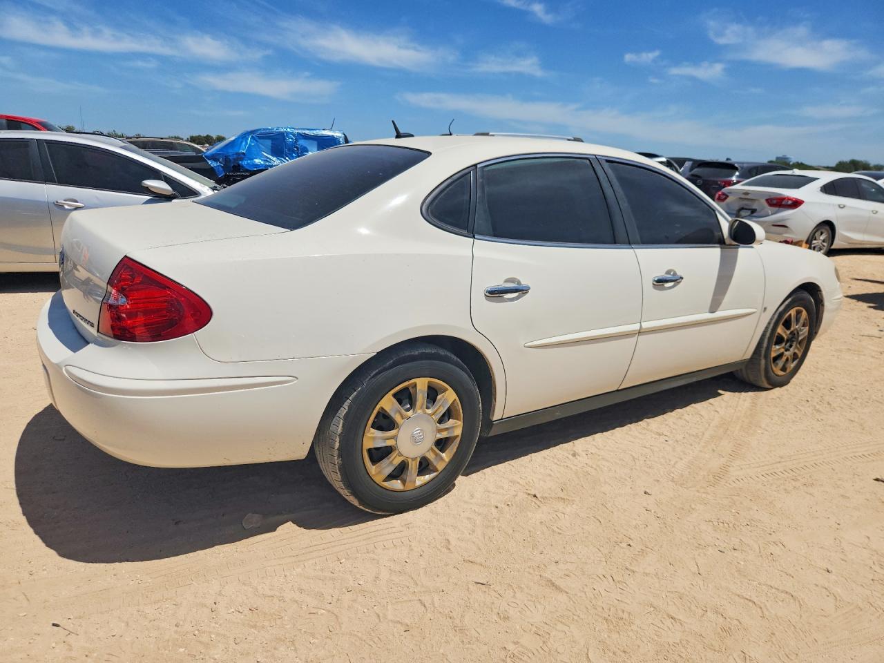 2007 Buick Lacrosse Cx White vin: 2G4WC582671109240