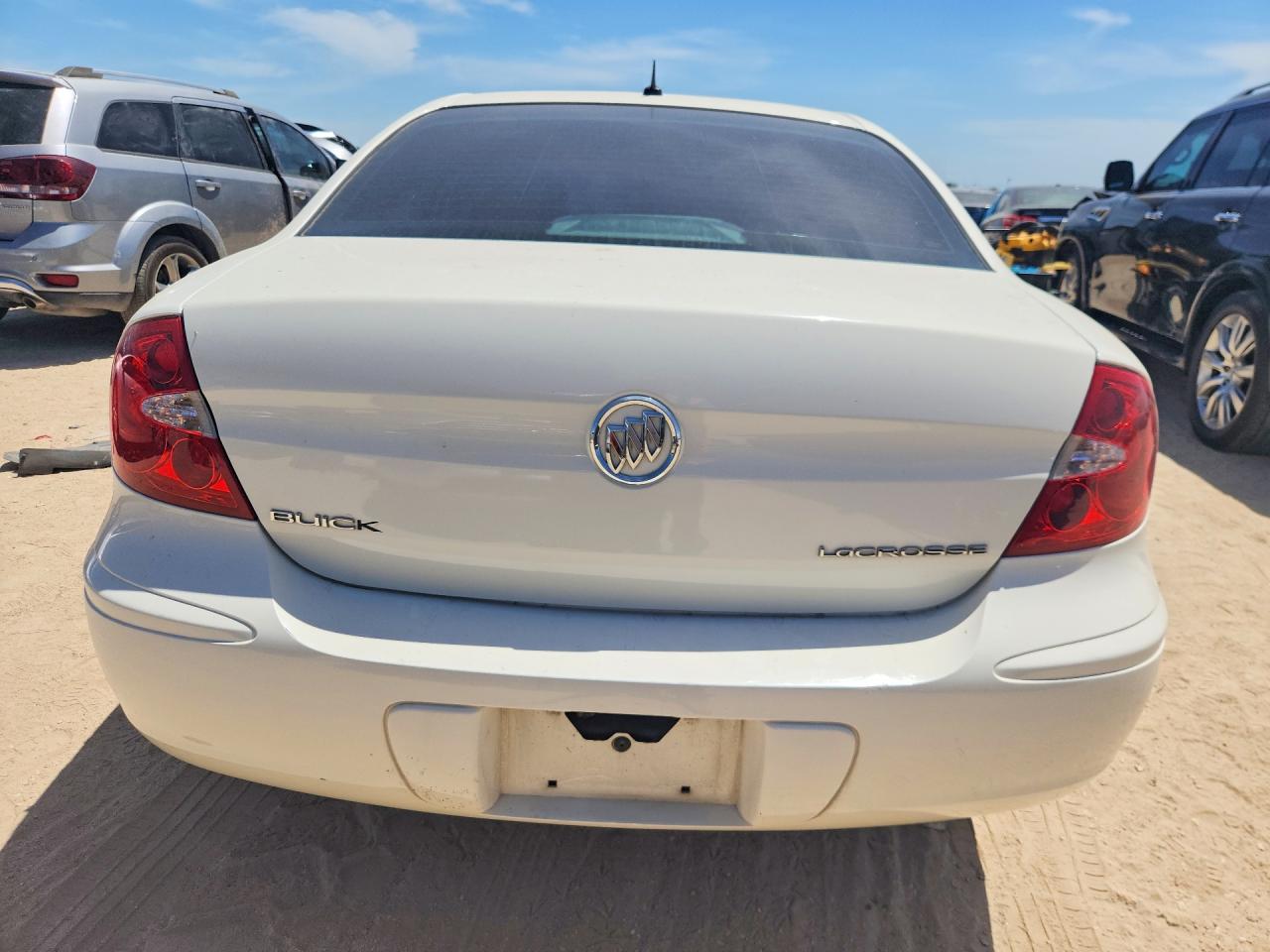 2007 Buick Lacrosse Cx White vin: 2G4WC582671109240