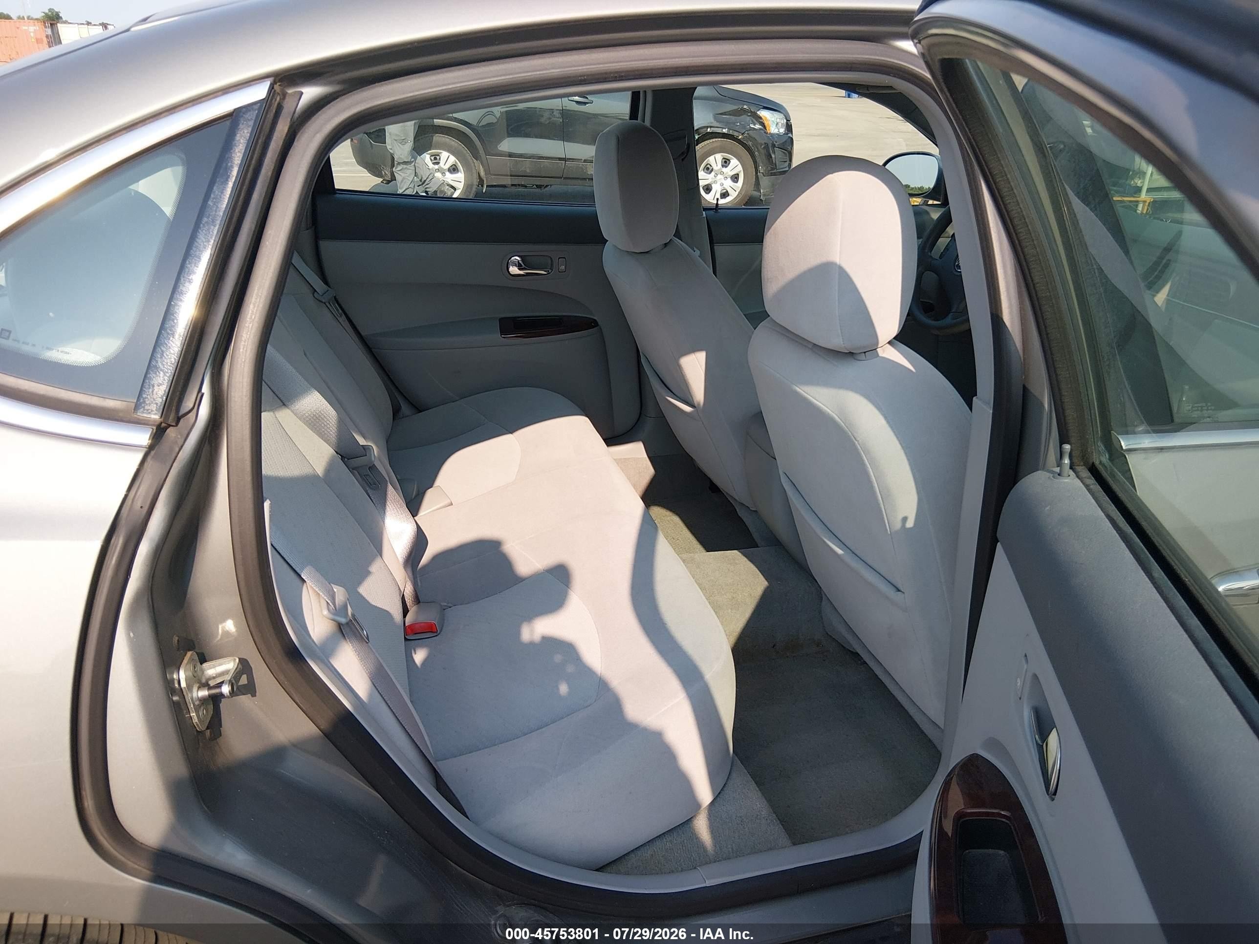 2007 Buick Lacrosse Cx Серый vin: 2G4WC582671243147