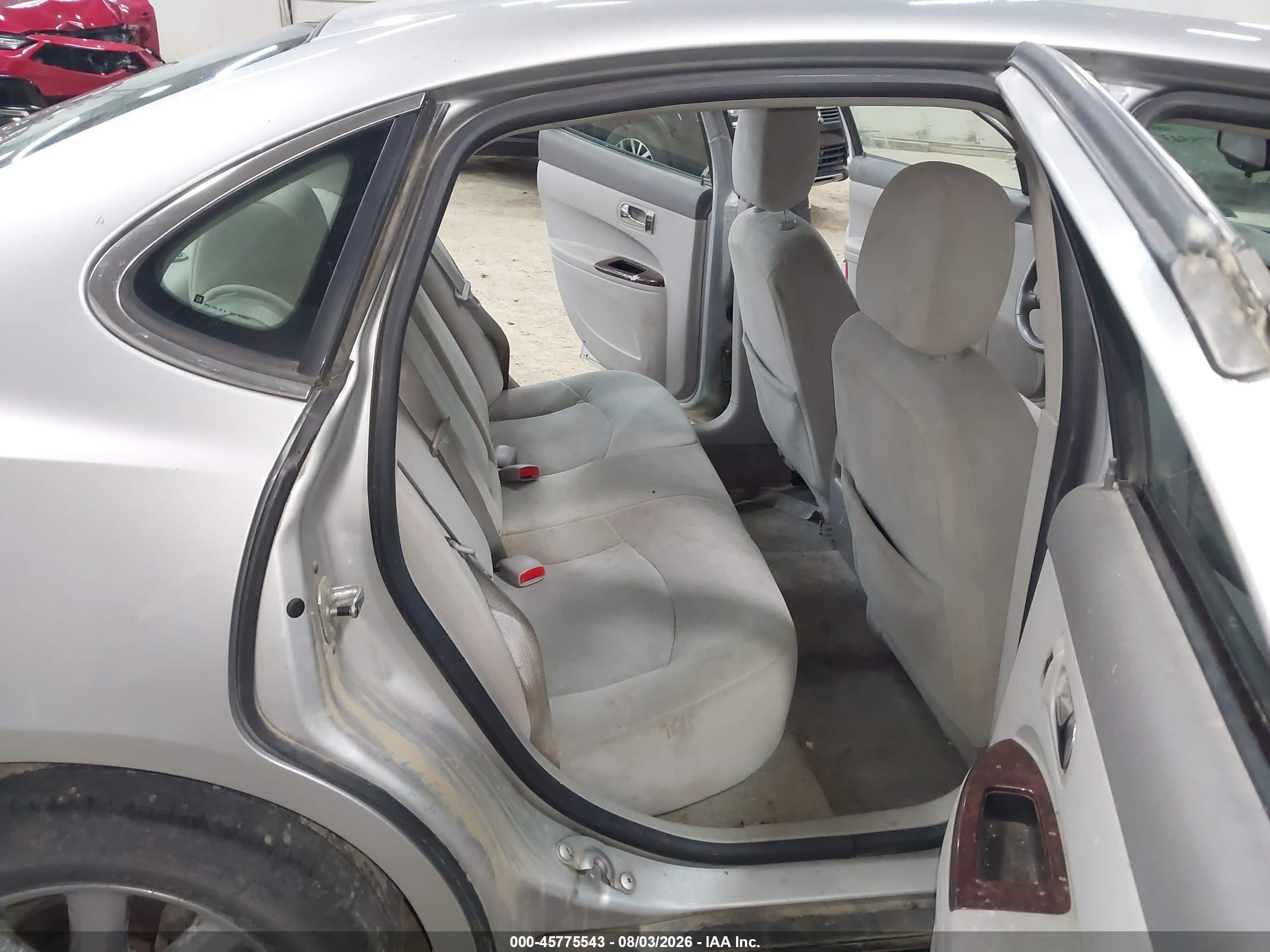 2009 Buick Lacrosse Cx Серебряный vin: 2G4WC582691149305