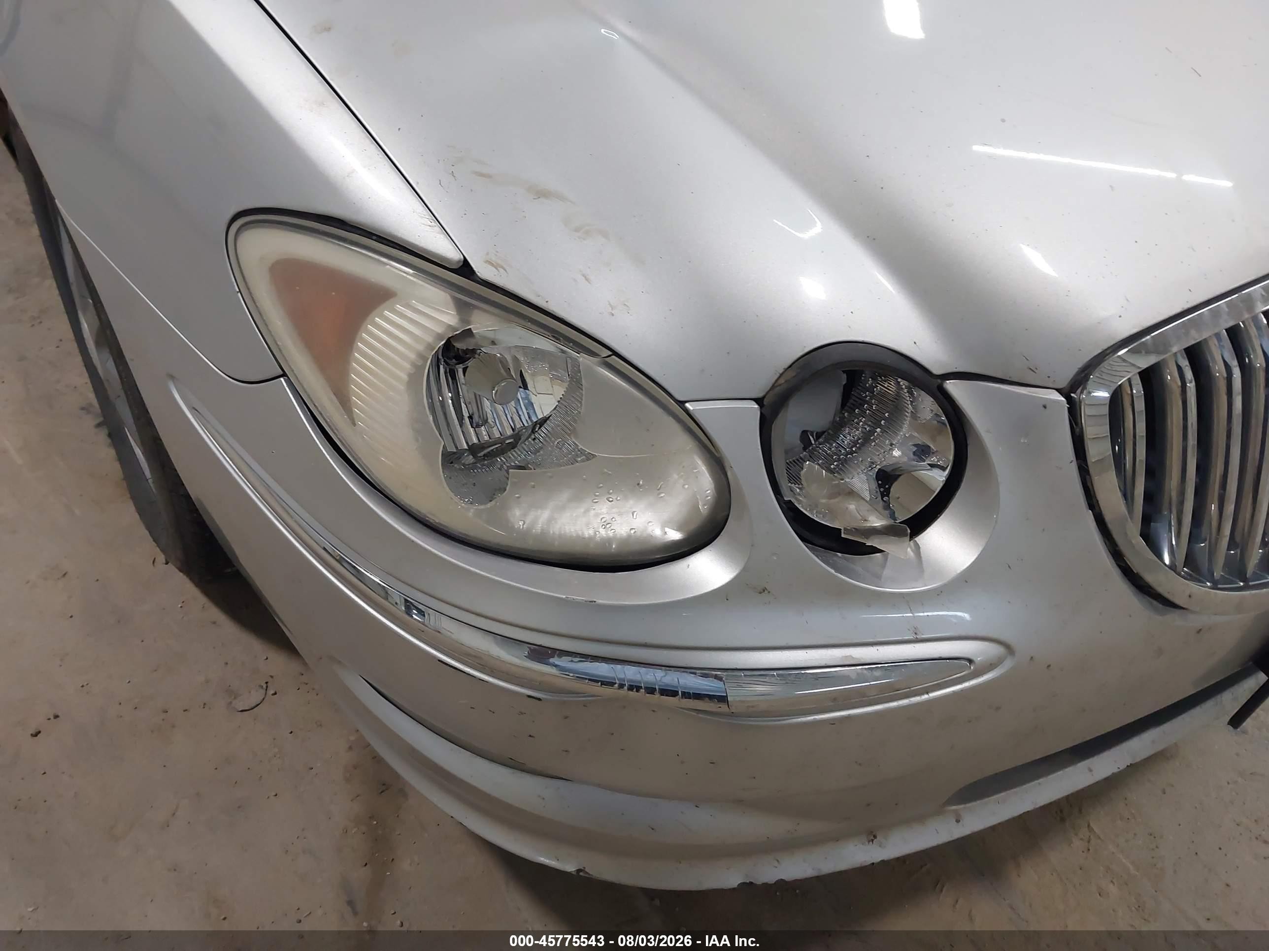 2009 Buick Lacrosse Cx Серебряный vin: 2G4WC582691149305