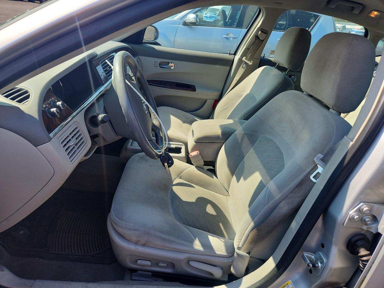 2009 Buick Lacrosse Cx Silver vin: 2G4WC582691163060