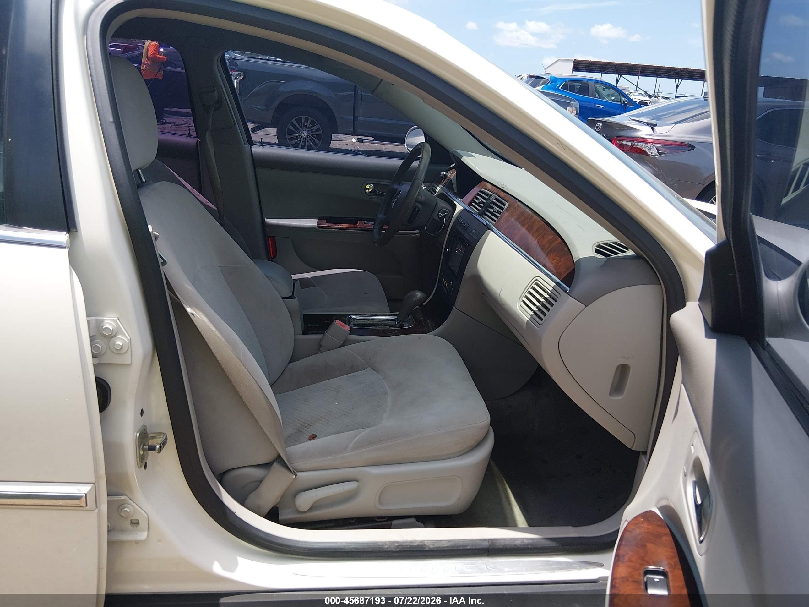 2008 Buick Lacrosse Cx White vin: 2G4WC582781170694
