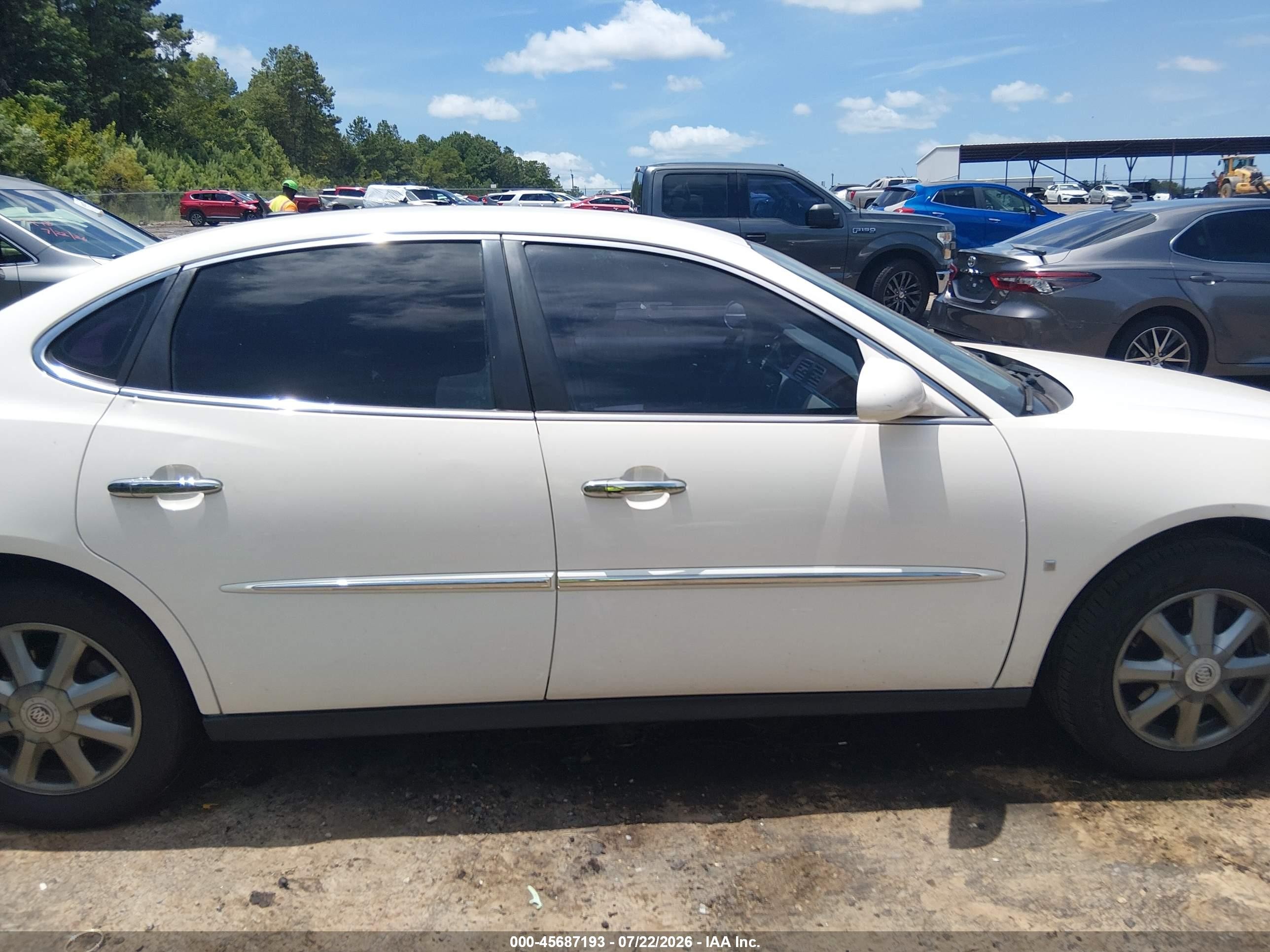 2008 Buick Lacrosse Cx White vin: 2G4WC582781170694
