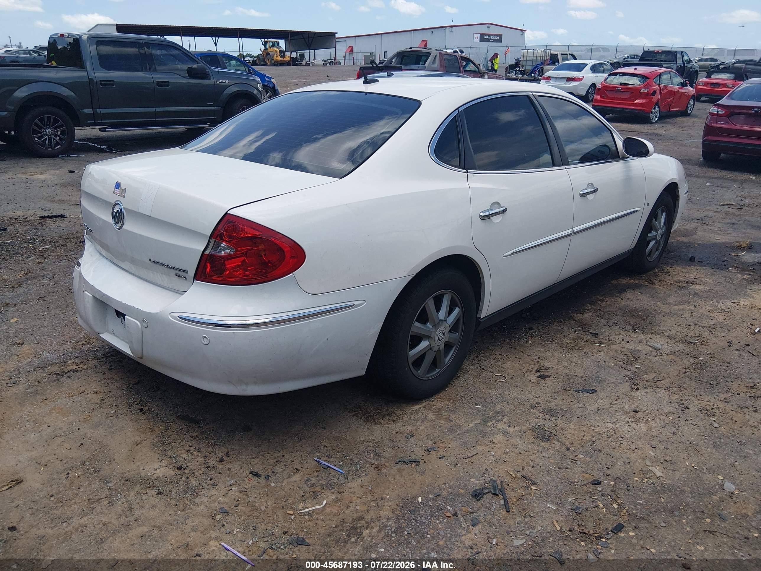 2008 Buick Lacrosse Cx White vin: 2G4WC582781170694