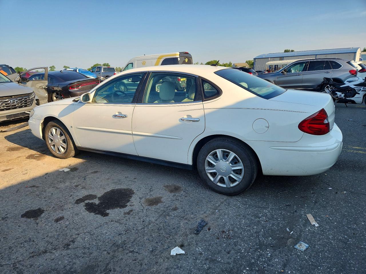 2006 Buick Lacrosse Cx White vin: 2G4WC582861276438