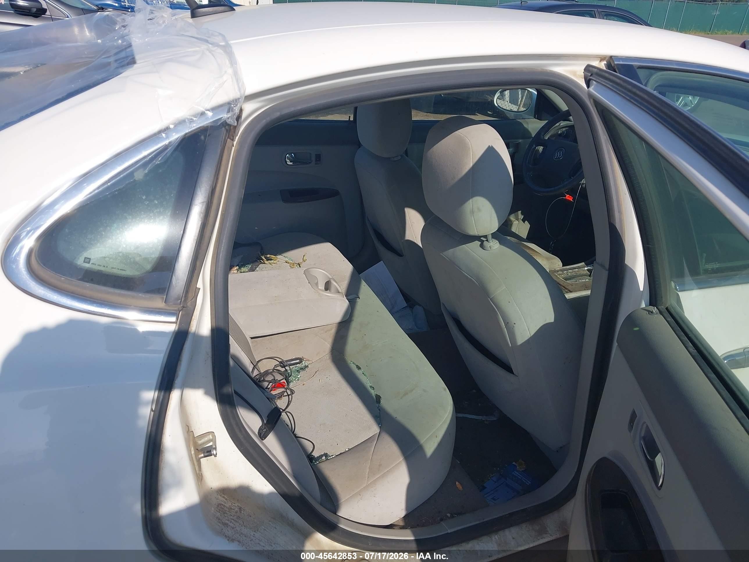2009 Buick Lacrosse Cx White vin: 2G4WC582891265007