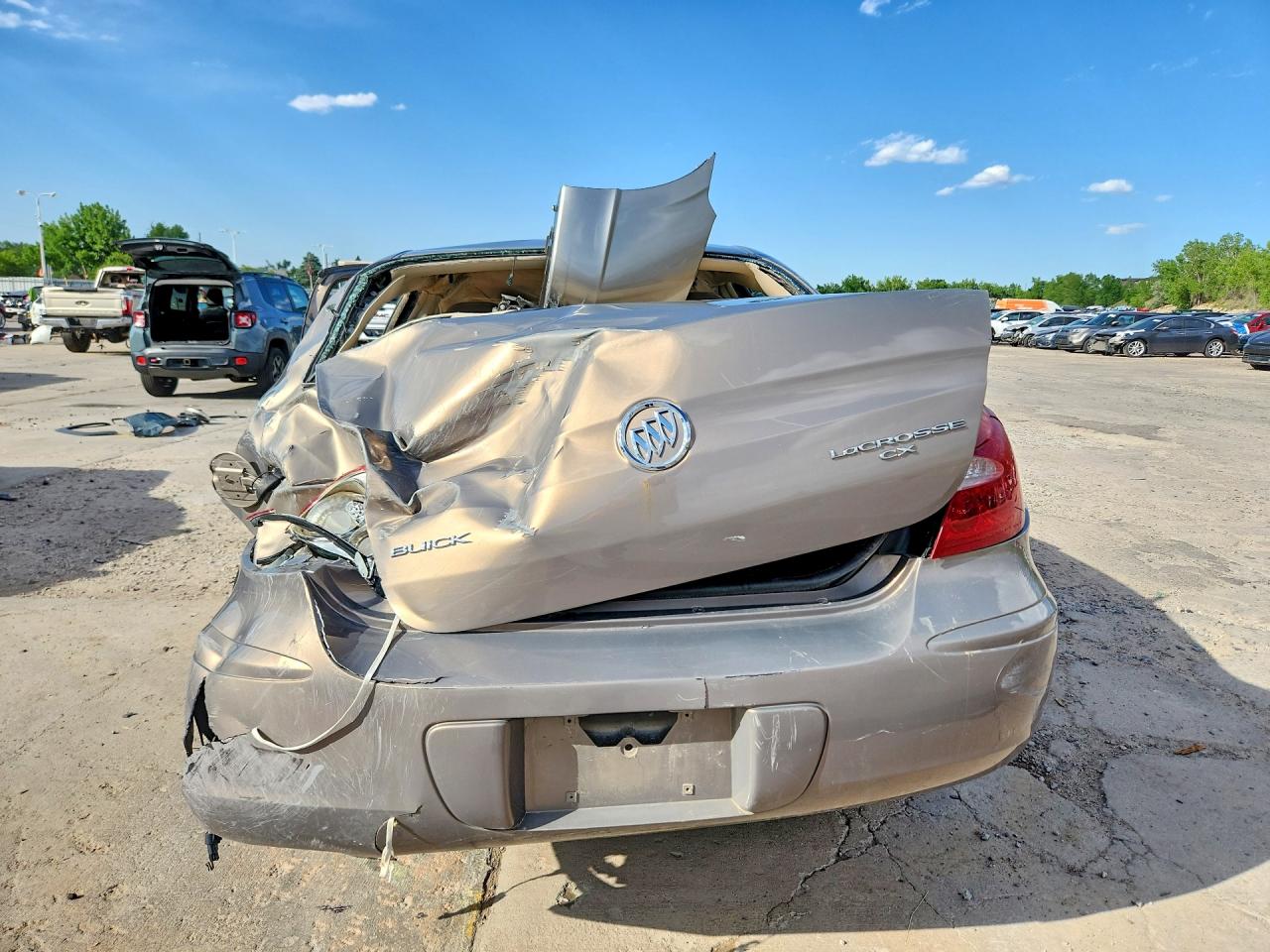 2006 Buick Lacrosse Cx Gold vin: 2G4WC582961225627