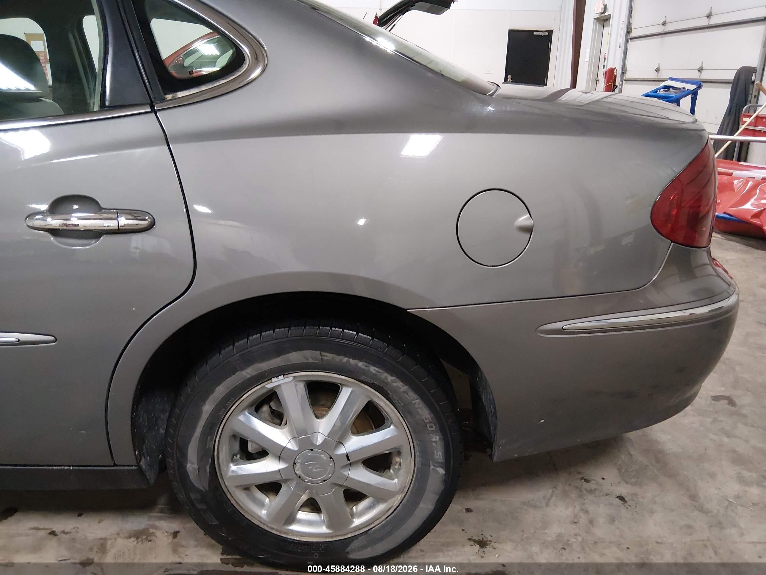 2007 Buick Lacrosse Cx Gray vin: 2G4WC582971115050
