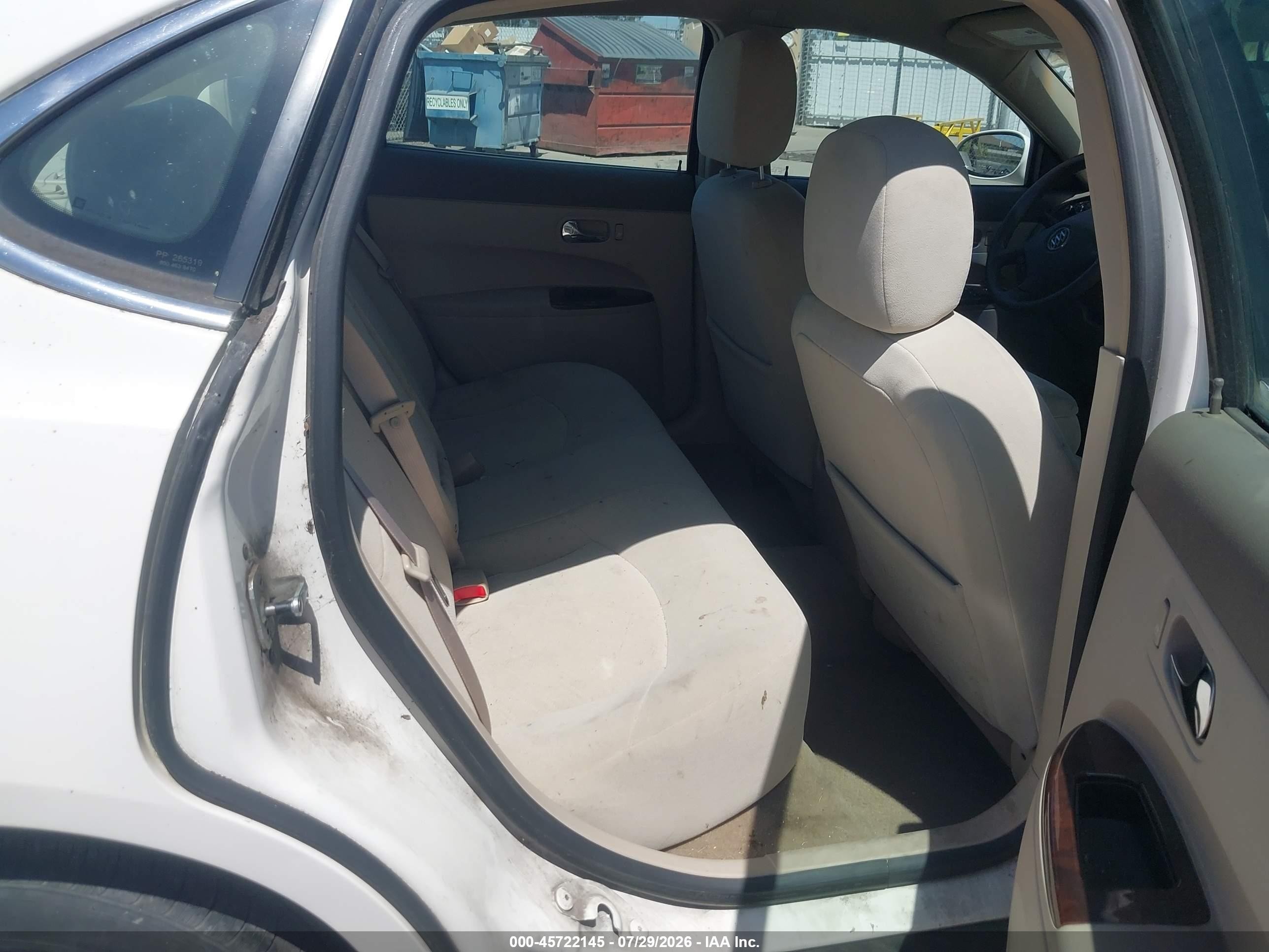 2007 Buick Lacrosse Cx White vin: 2G4WC582X71239991