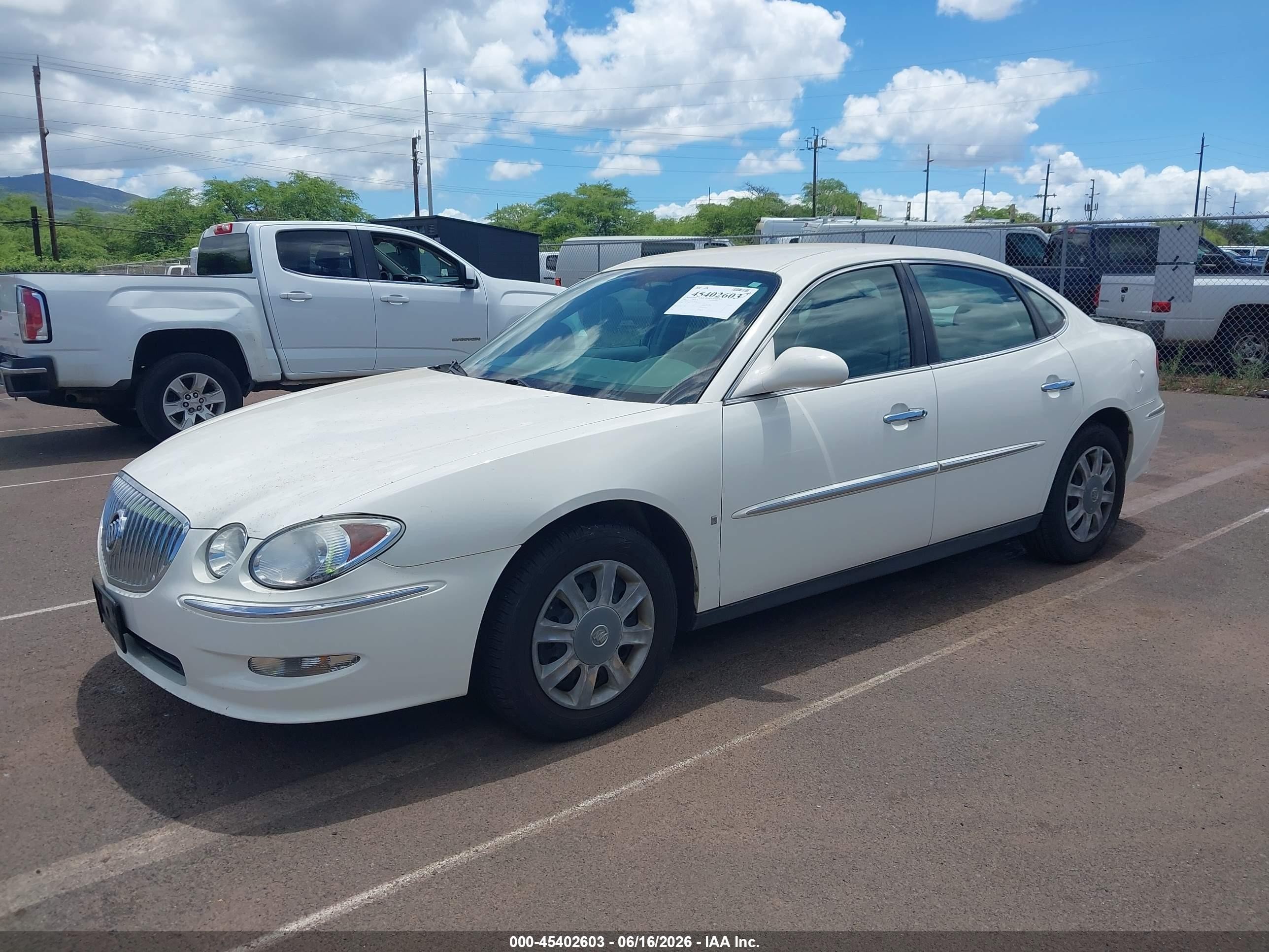 2008 Buick Lacrosse Cx Белый vin: 2G4WC582X81178255