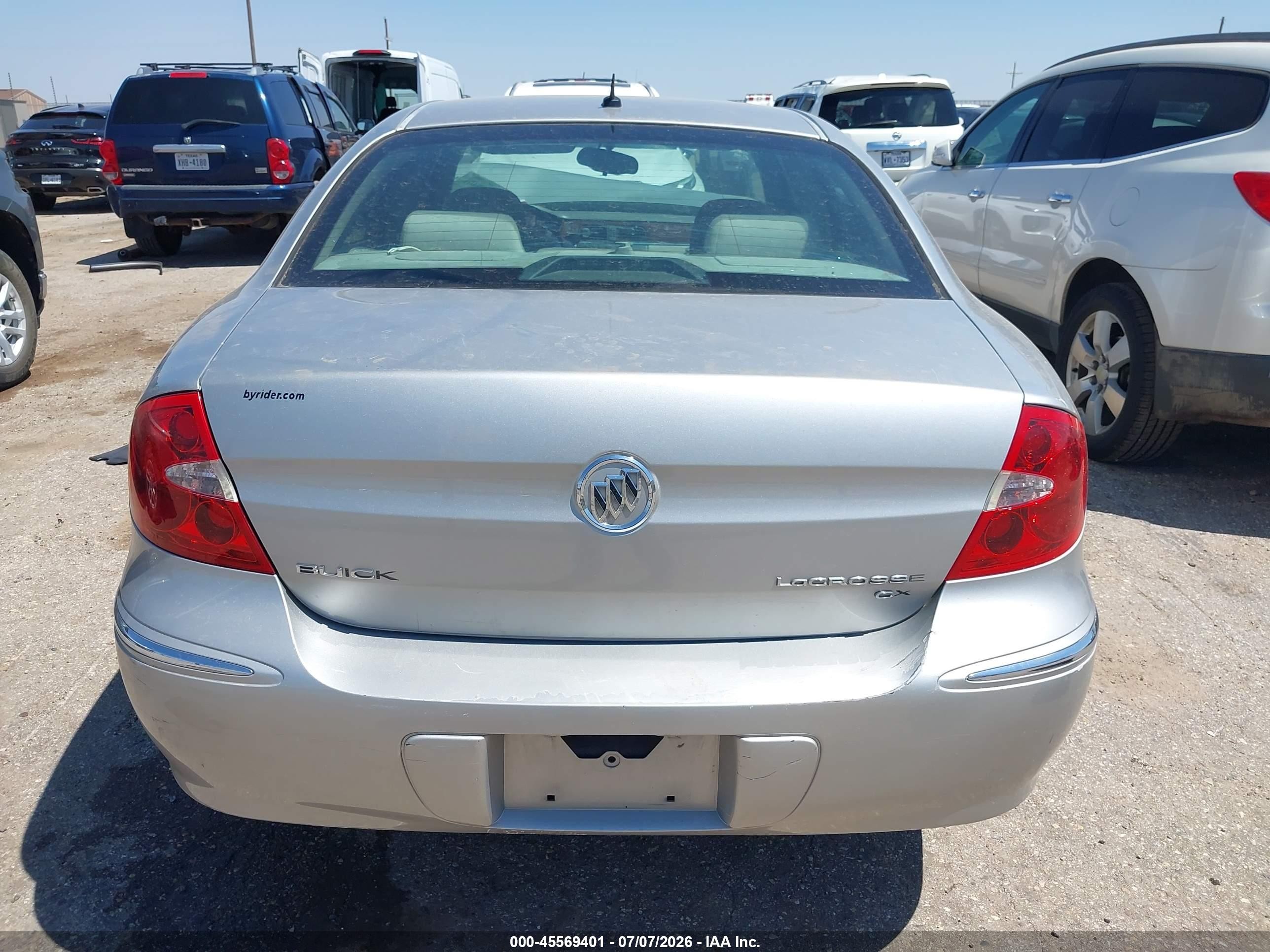 2008 Buick Lacrosse Cx Silver vin: 2G4WC582X81359579