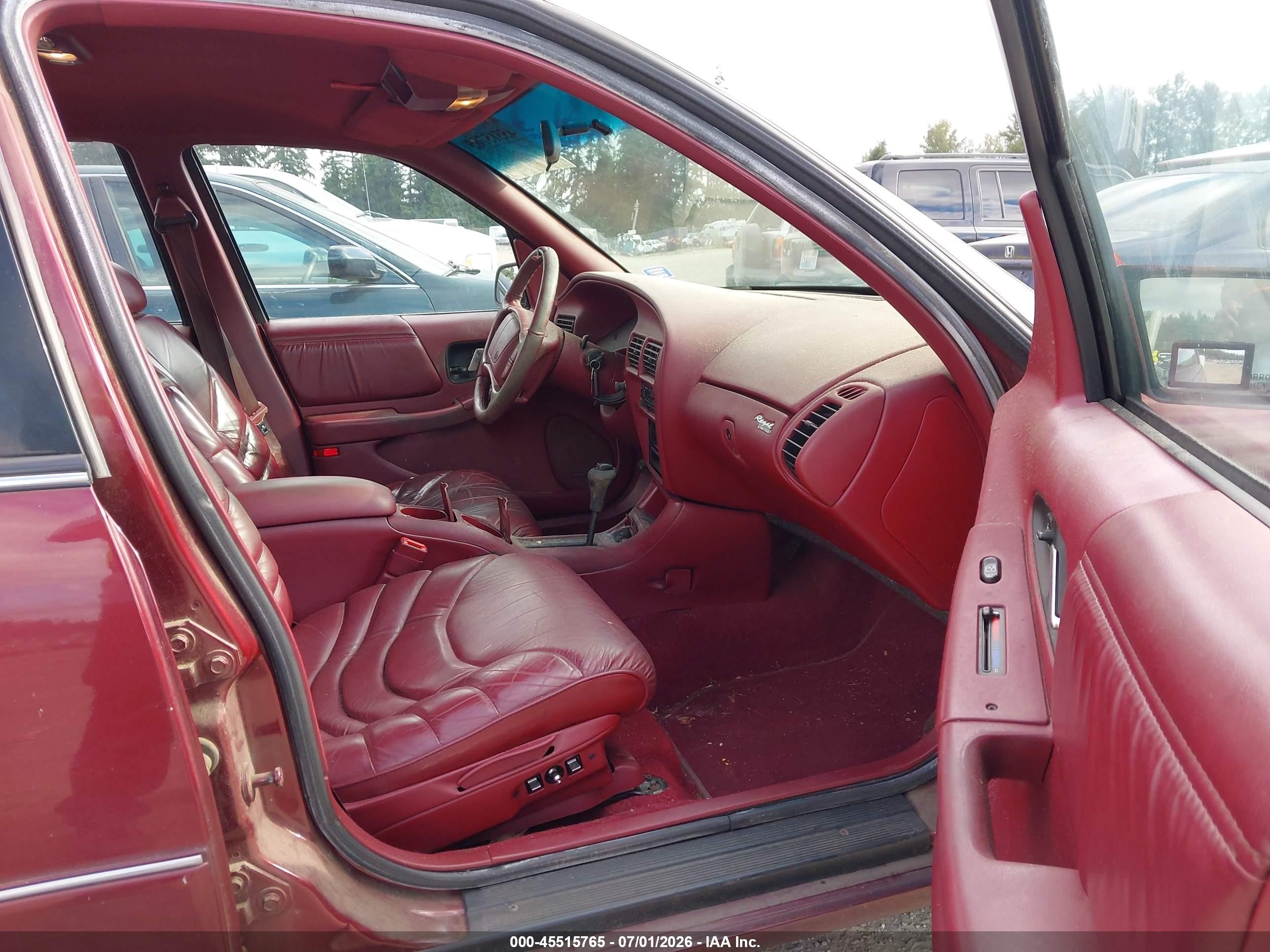 1996 Buick Regal Limited Red vin: 2G4WD52K5T1403079