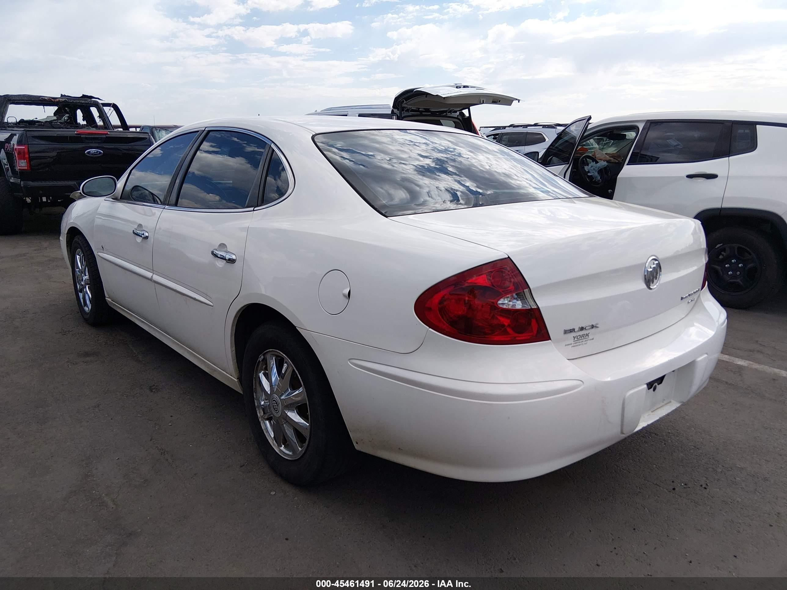 2005 Buick Lacrosse Cxl White vin: 2G4WD532051226006