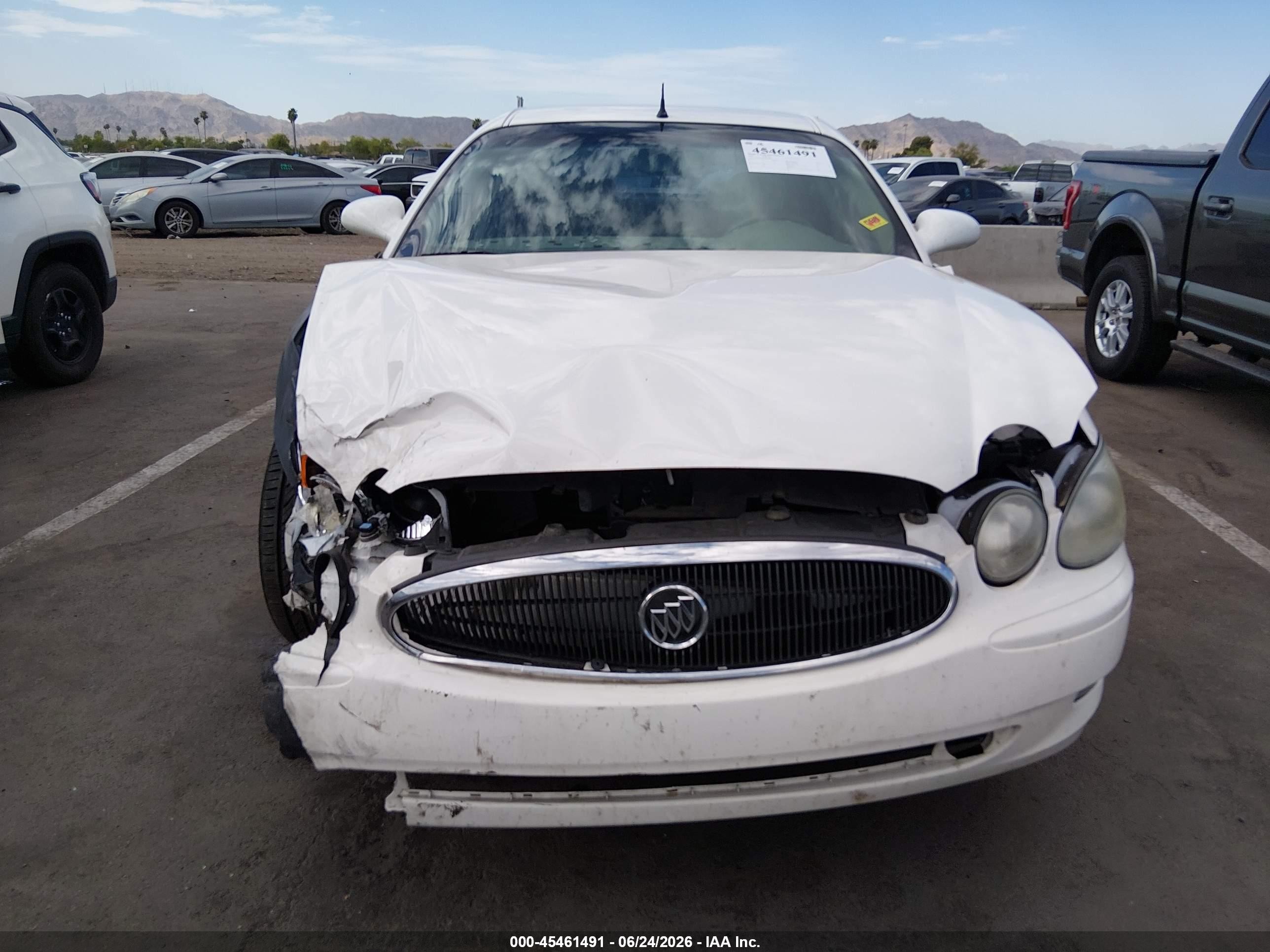 2005 Buick Lacrosse Cxl White vin: 2G4WD532051226006