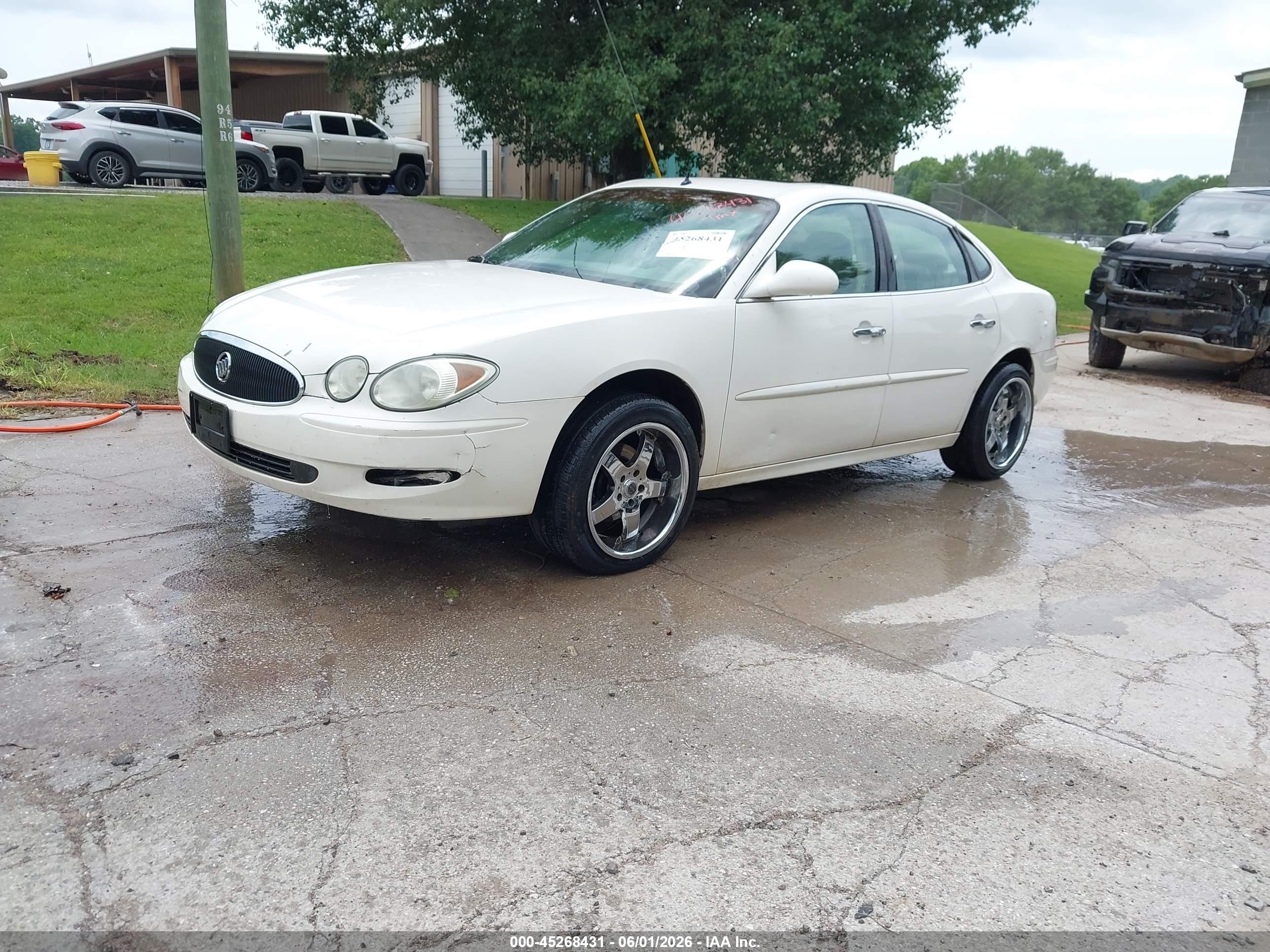 2005 Buick Lacrosse Cxl White vin: 2G4WD532451228003