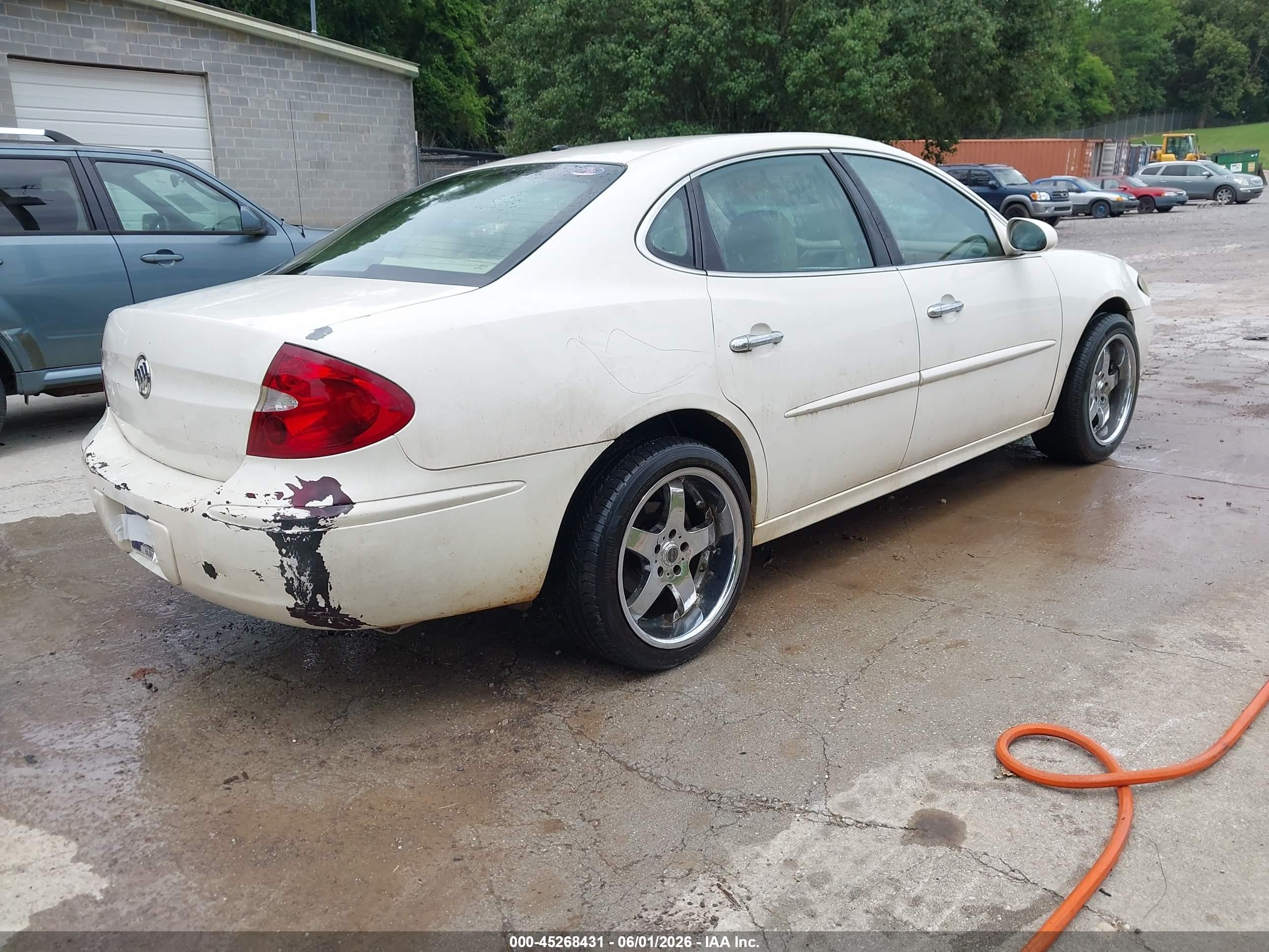 2005 Buick Lacrosse Cxl White vin: 2G4WD532451228003