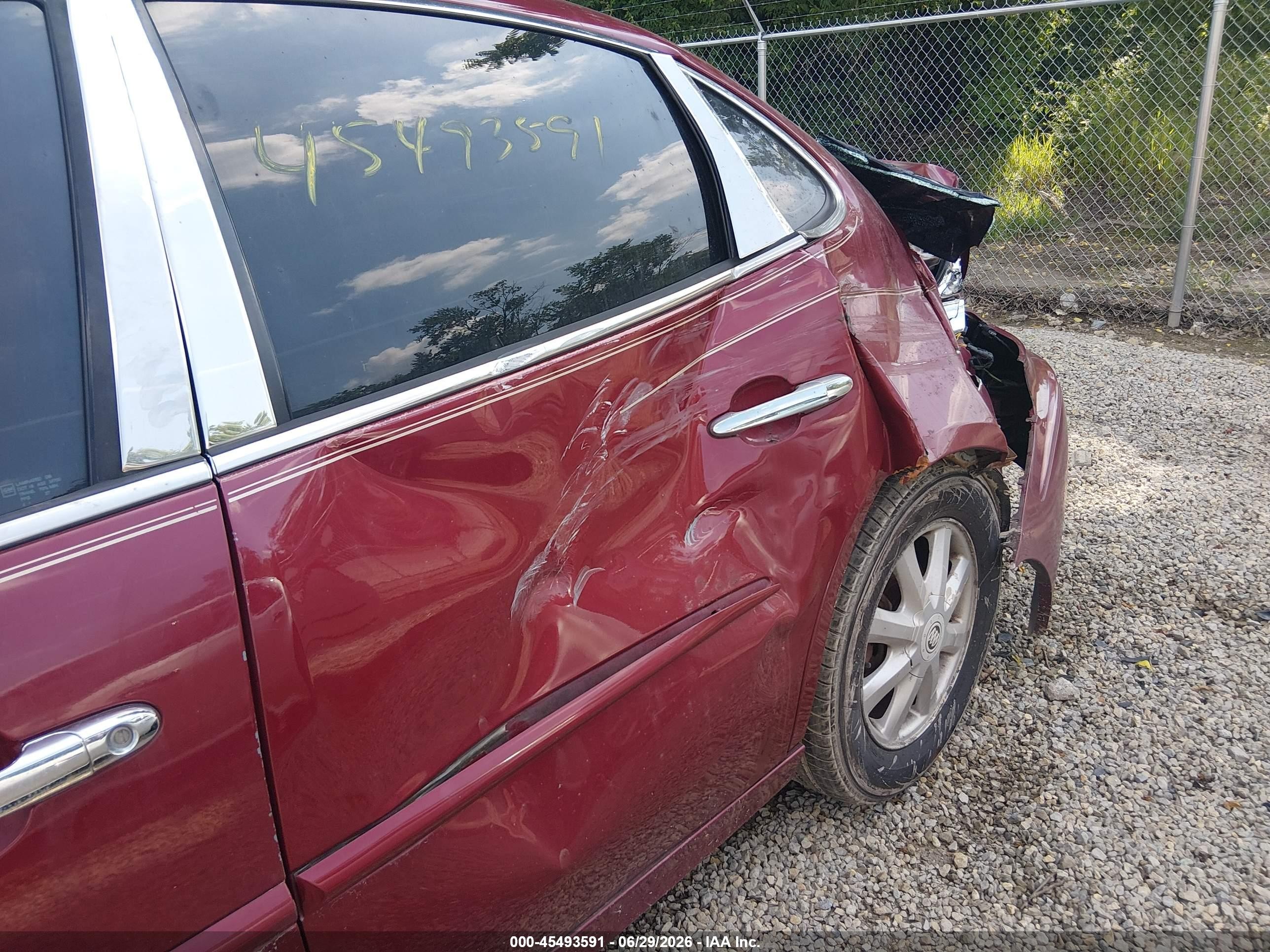 2005 Buick Lacrosse Cxl Красный vin: 2G4WD532551261415
