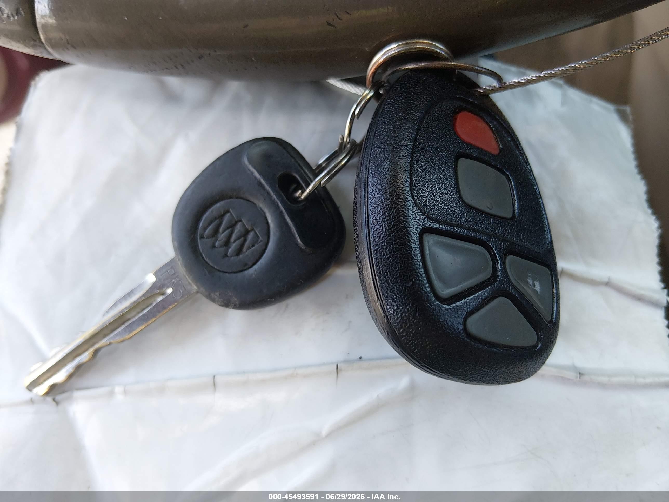2005 Buick Lacrosse Cxl Красный vin: 2G4WD532551261415
