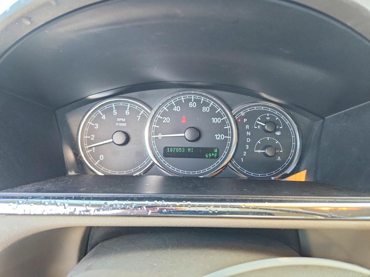 2005 Buick Lacrosse Золотой vin: 2G4WD532751260590
