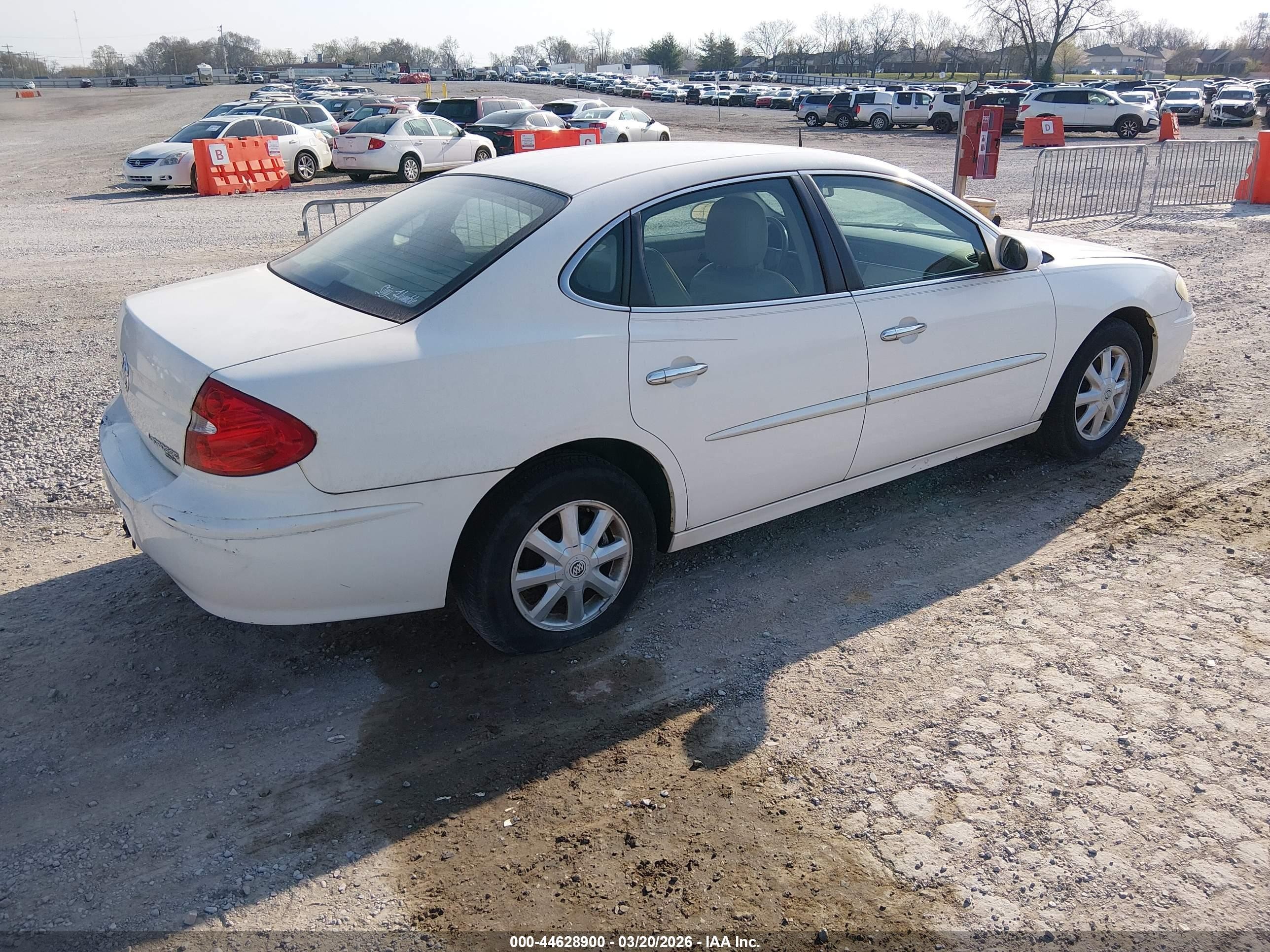 2005 Buick Lacrosse Cxl White vin: 2G4WD532X51235831