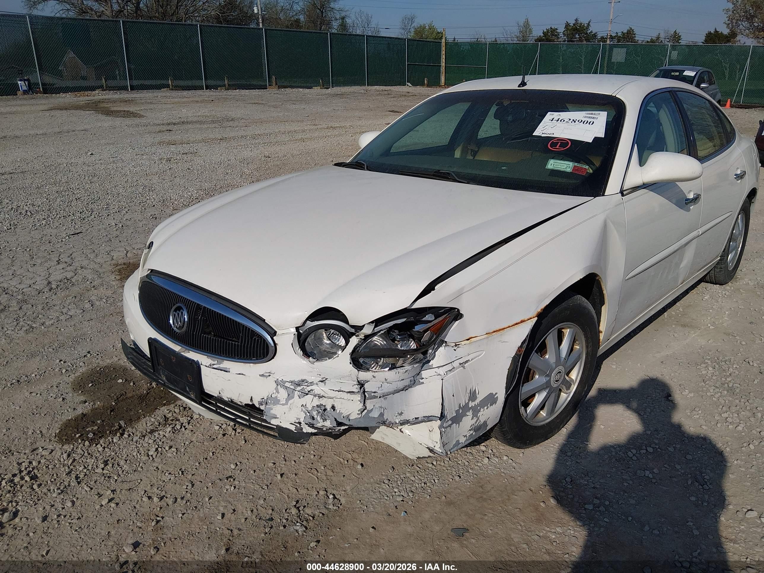 2005 Buick Lacrosse Cxl White vin: 2G4WD532X51235831