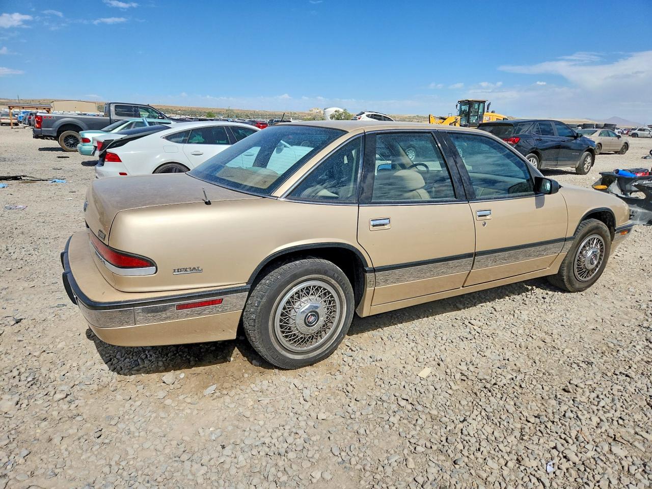 1992 Buick Regal Limited Tan vin: 2G4WD54L4N1440472