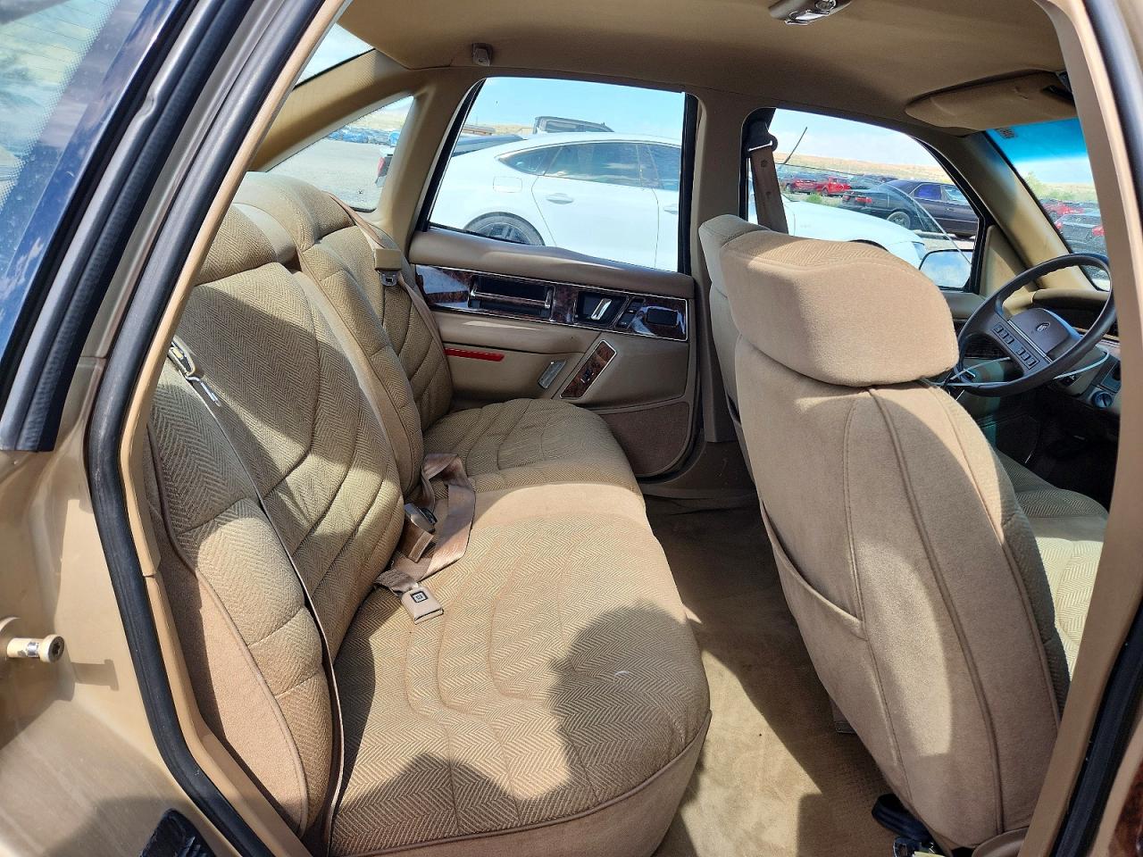 1992 Buick Regal Limited Tan vin: 2G4WD54L4N1440472
