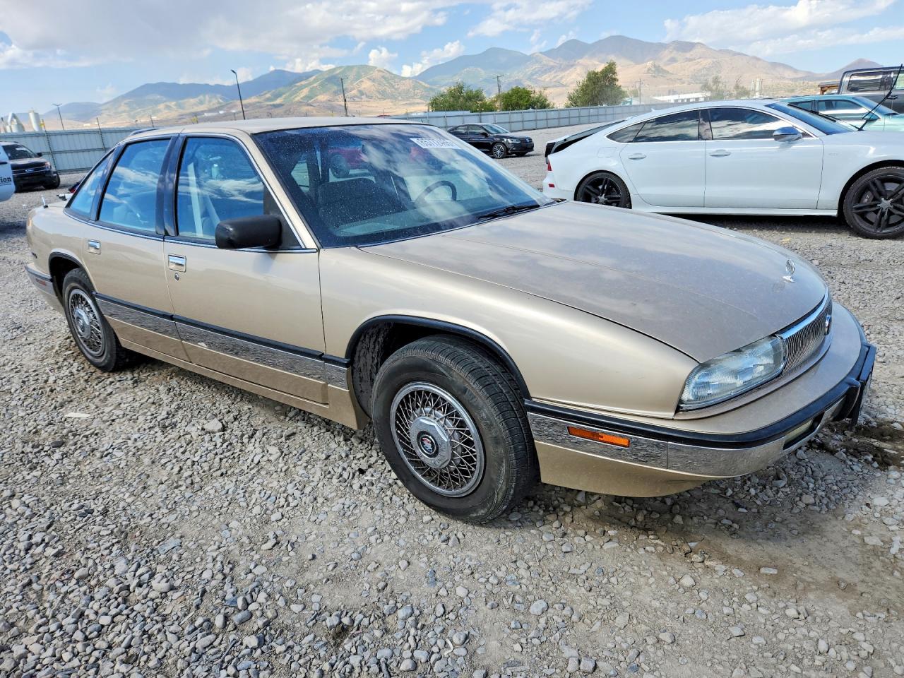 1992 Buick Regal Limited Tan vin: 2G4WD54L4N1440472