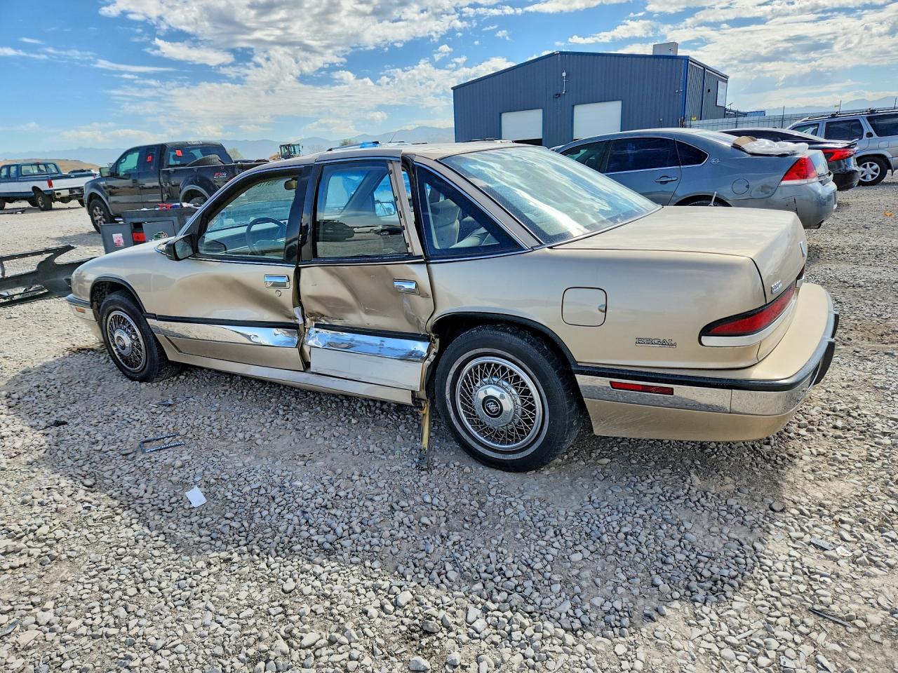 1992 Buick Regal Limited Tan vin: 2G4WD54L4N1440472