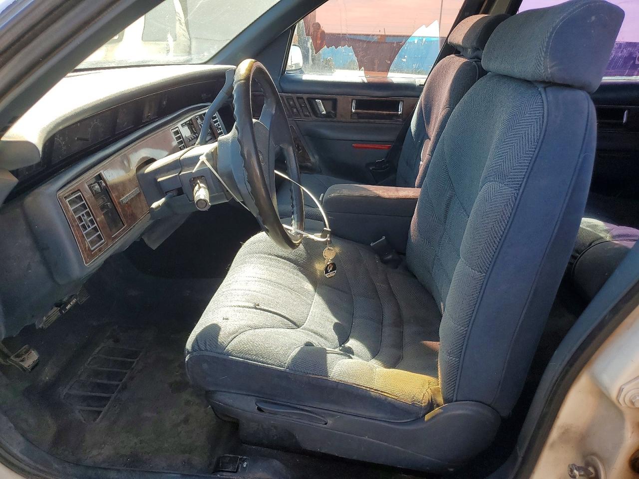 1992 Buick Regal Limited White vin: 2G4WD54L7N1417039
