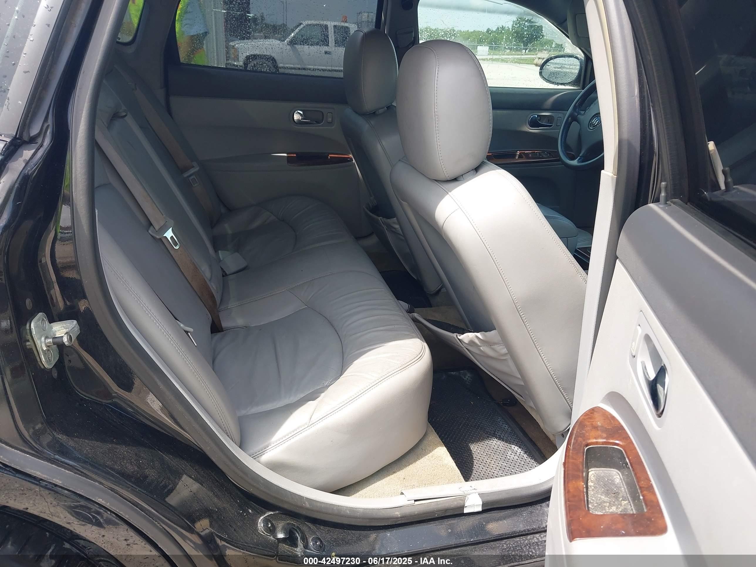 2007 Buick Lacrosse Cxl Black vin: 2G4WD552571117945