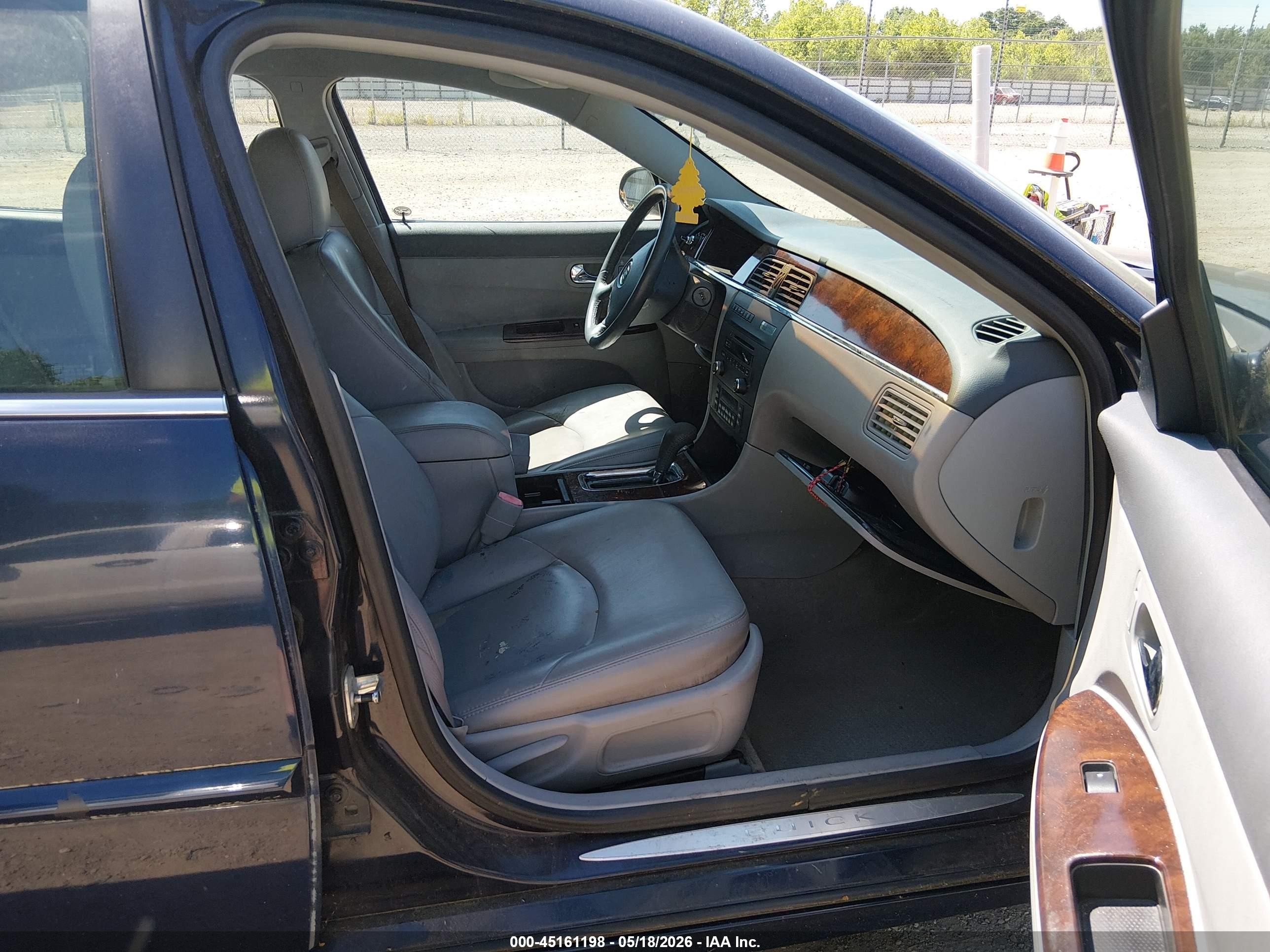 2007 Buick Lacrosse Cxl Dark Blue vin: 2G4WD552X71107301