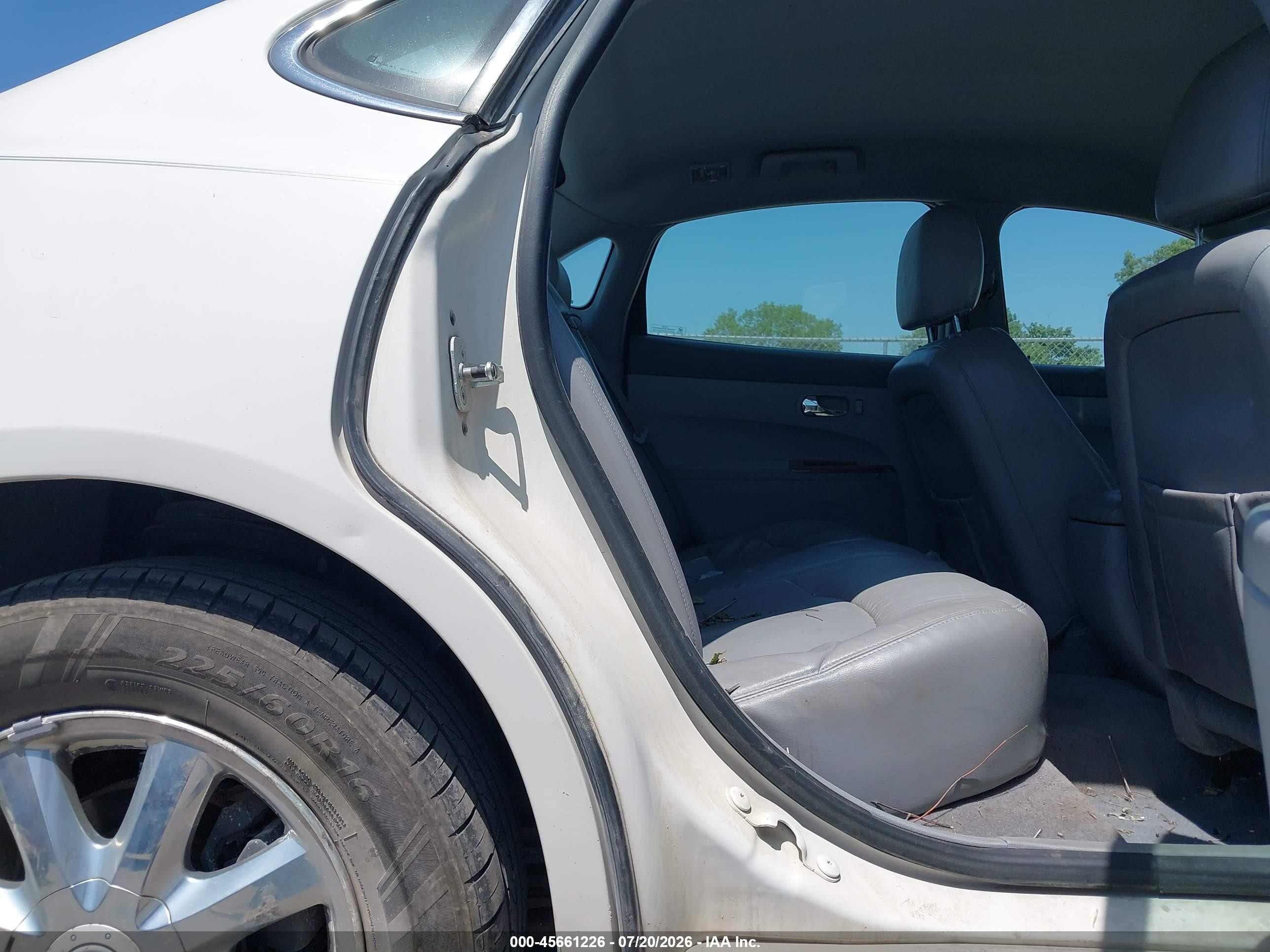 2005 Buick Lacrosse Cxl Белый vin: 2G4WD562151348837
