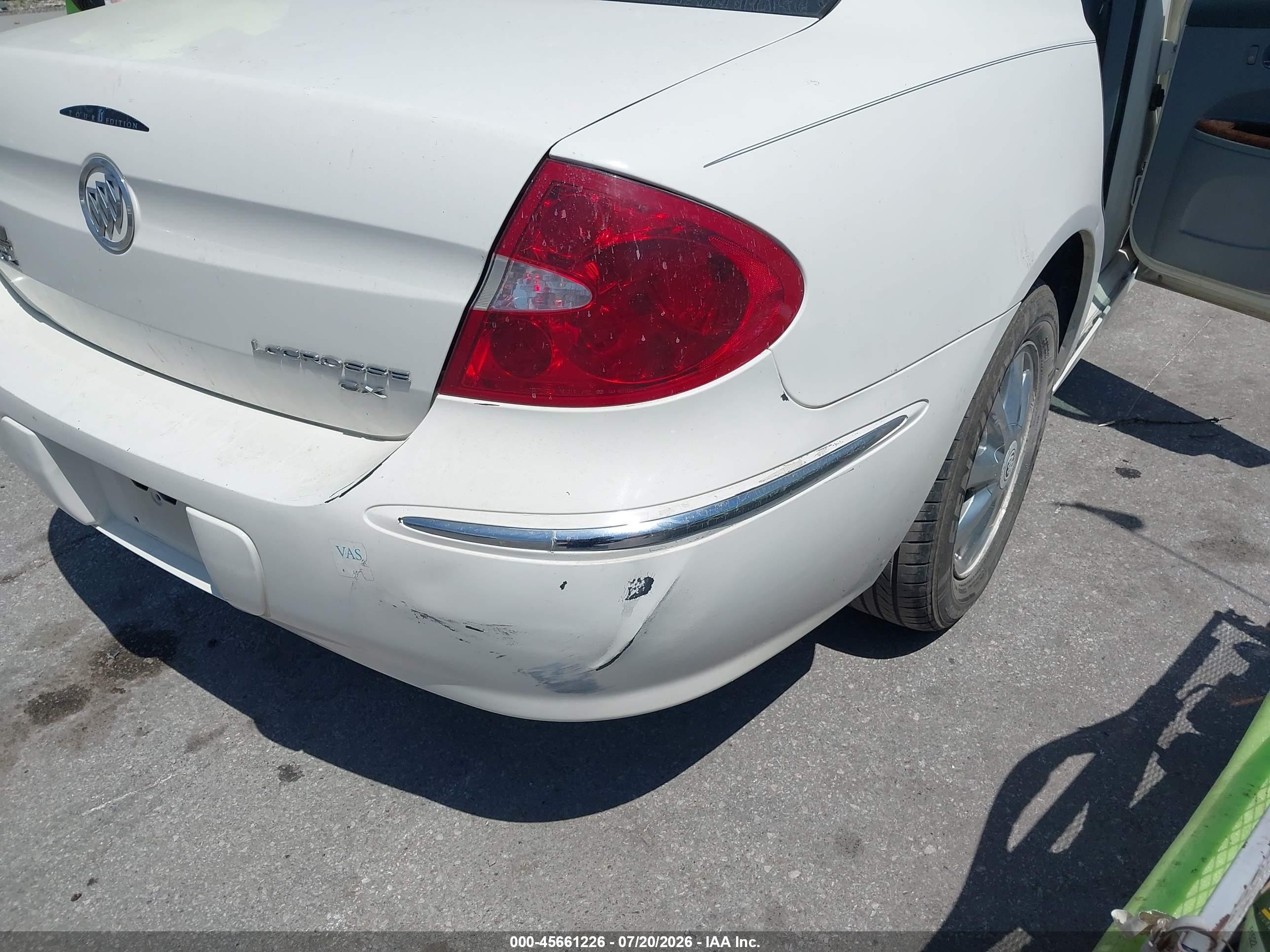 2005 Buick Lacrosse Cxl Белый vin: 2G4WD562151348837