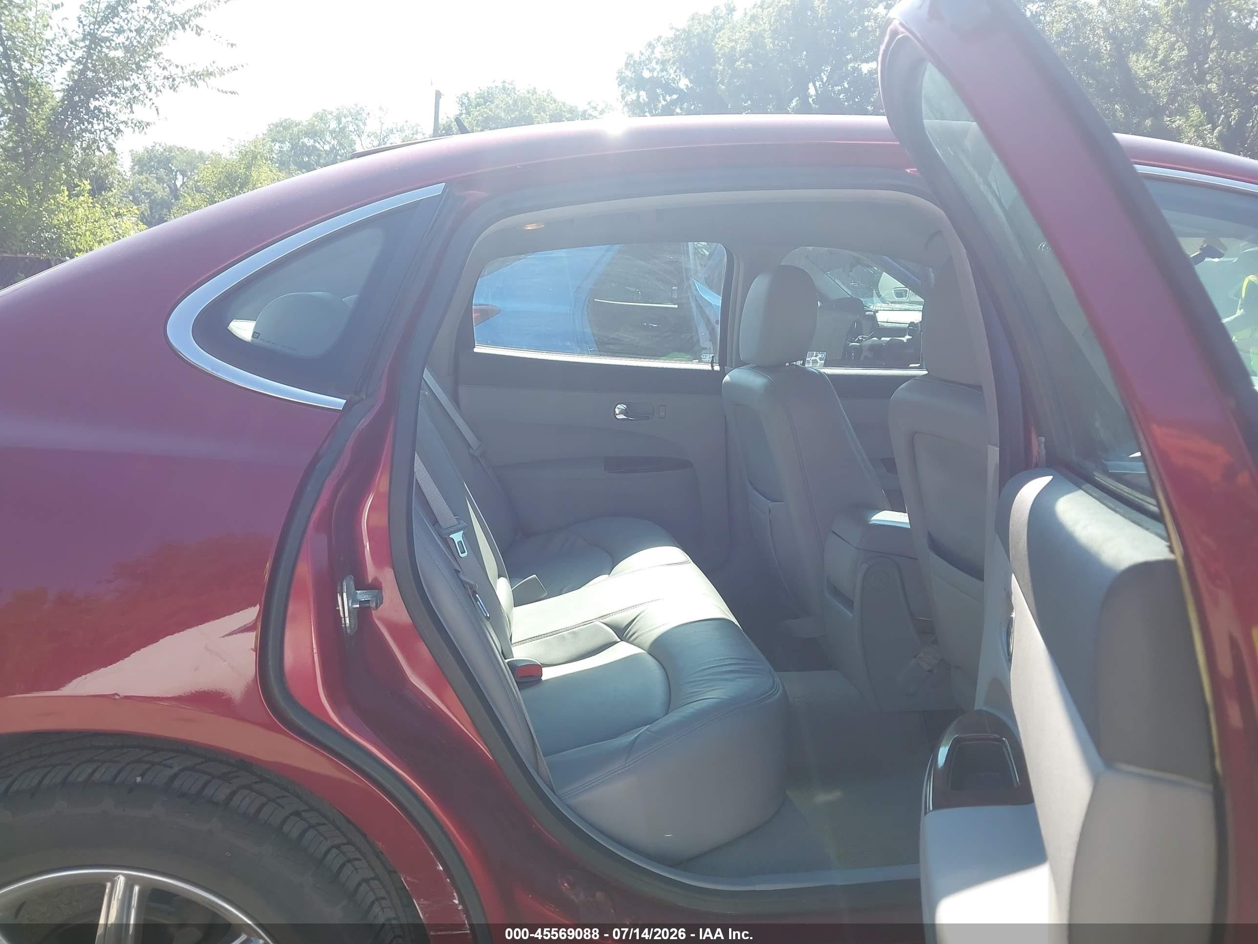 2007 Buick Lacrosse Cxl Red vin: 2G4WD582071180902