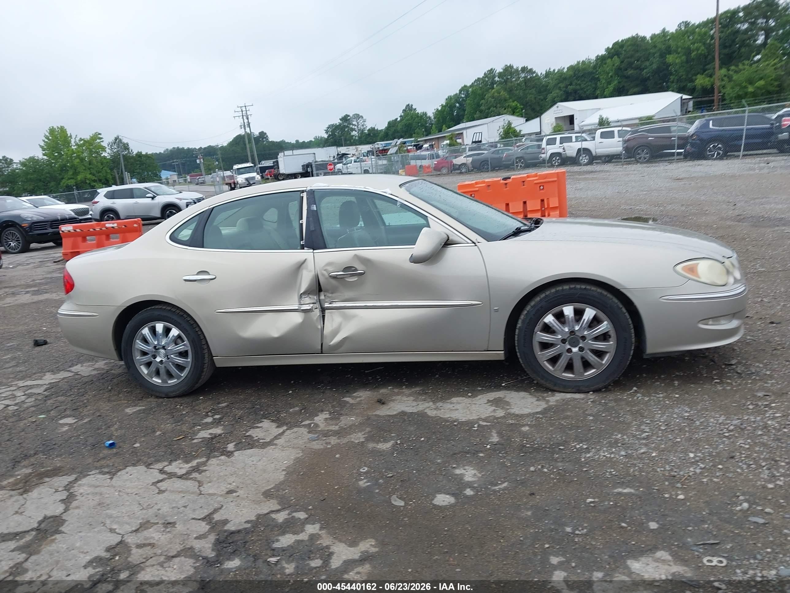 2009 Buick Lacrosse Cxl Gold vin: 2G4WD582091266245