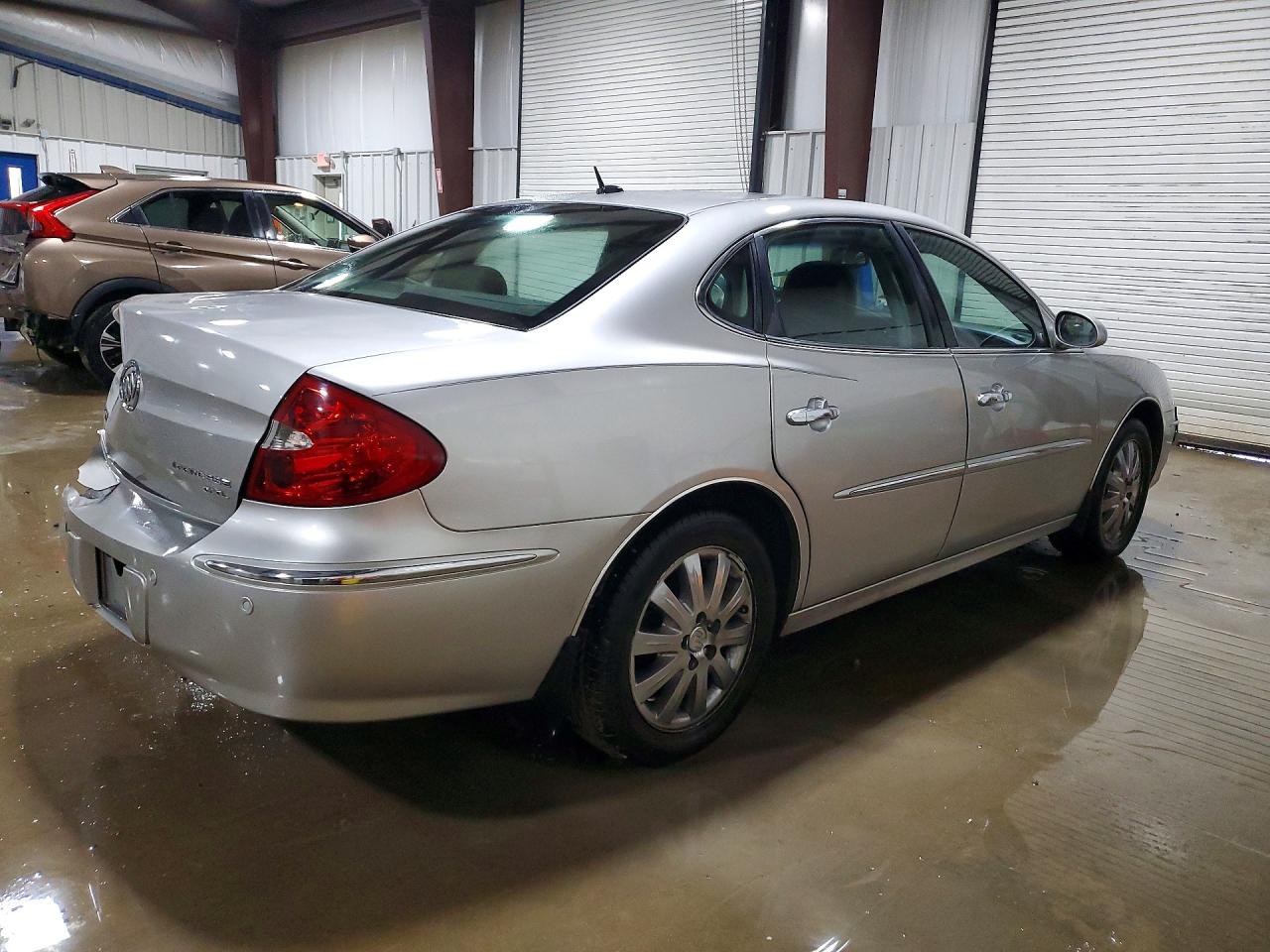 2007 Buick Lacrosse Cxl Silver vin: 2G4WD582371218963