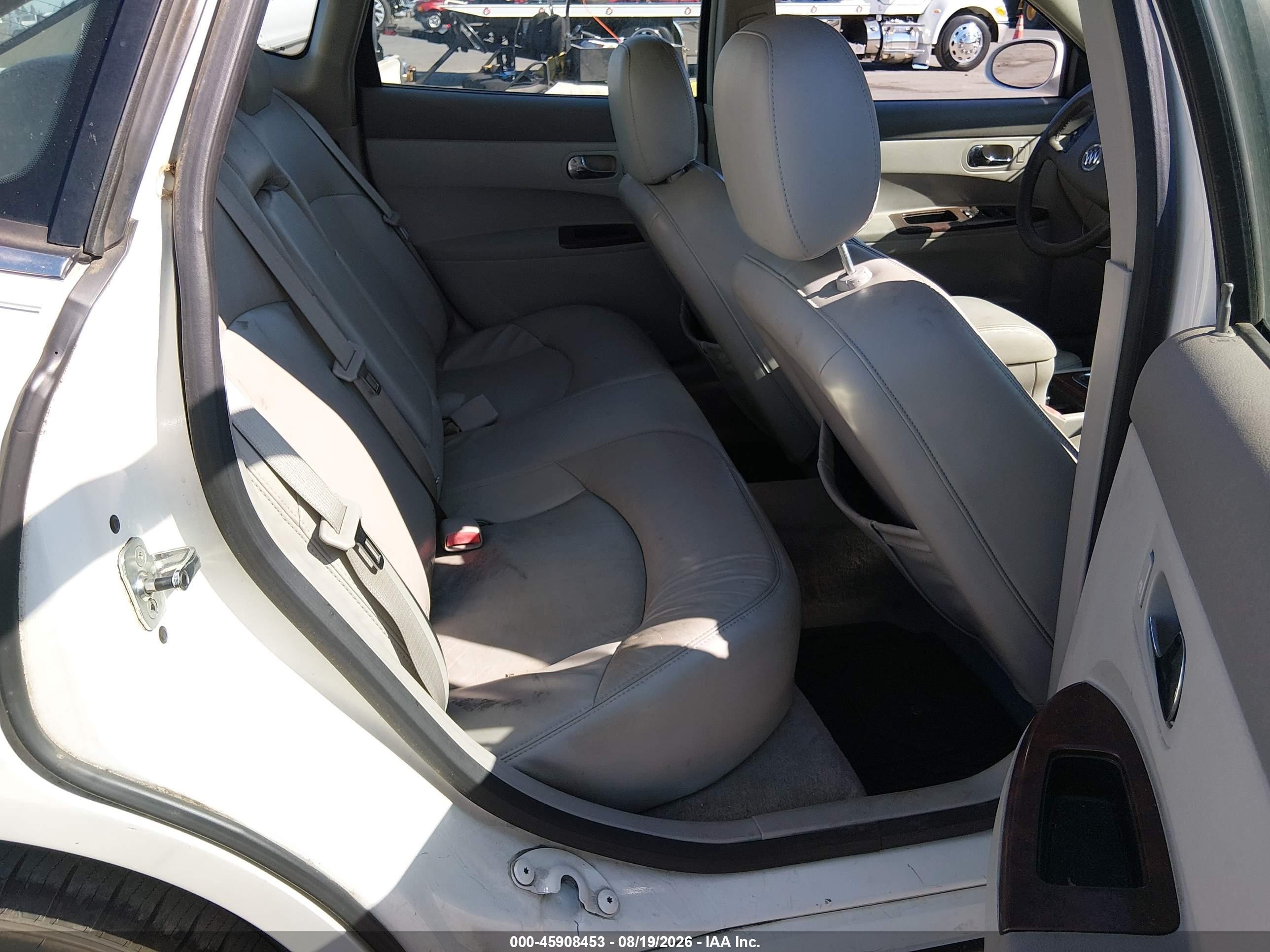 2008 Buick Lacrosse Cxl White vin: 2G4WD582381138354