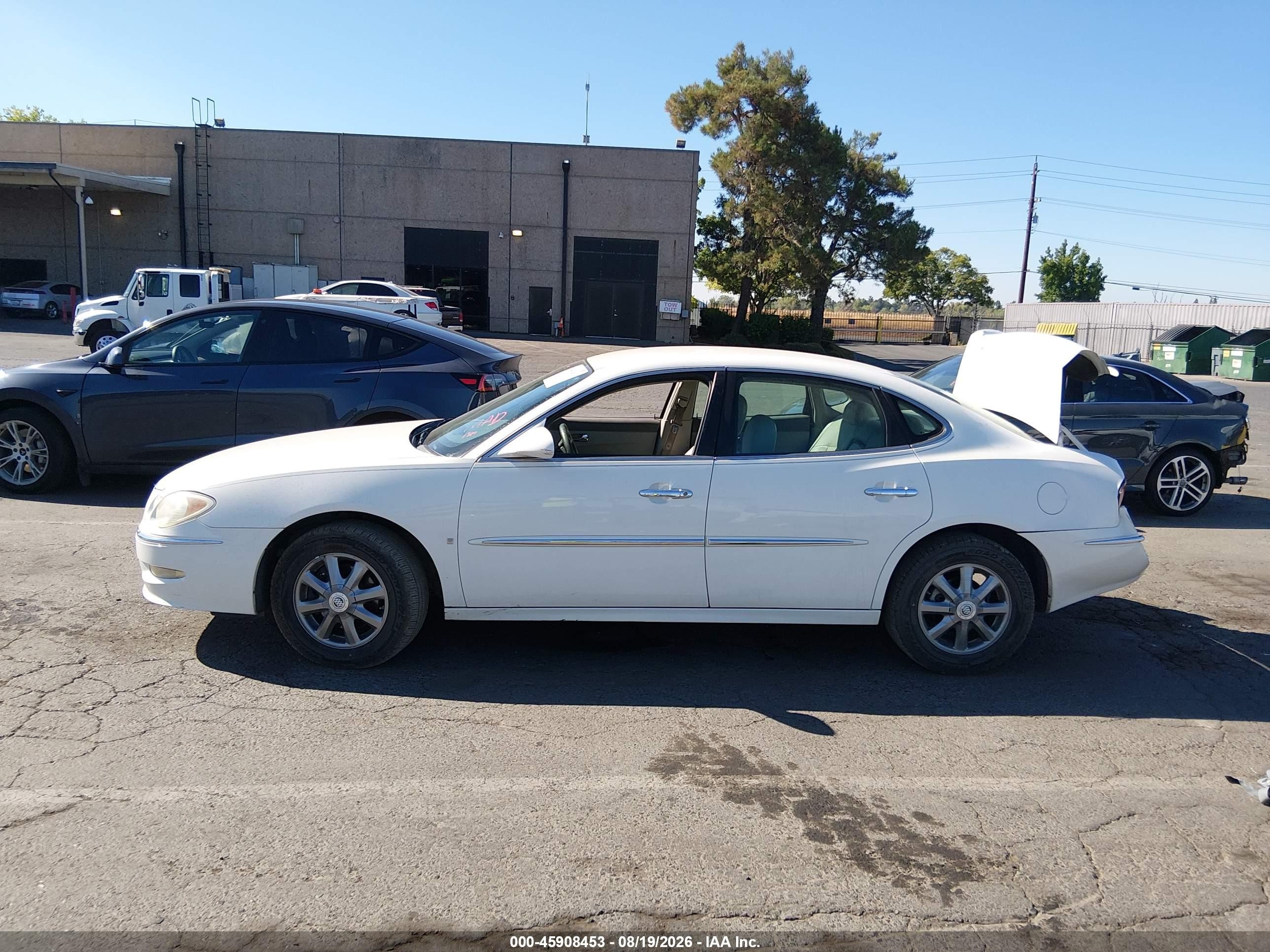 2008 Buick Lacrosse Cxl White vin: 2G4WD582381138354