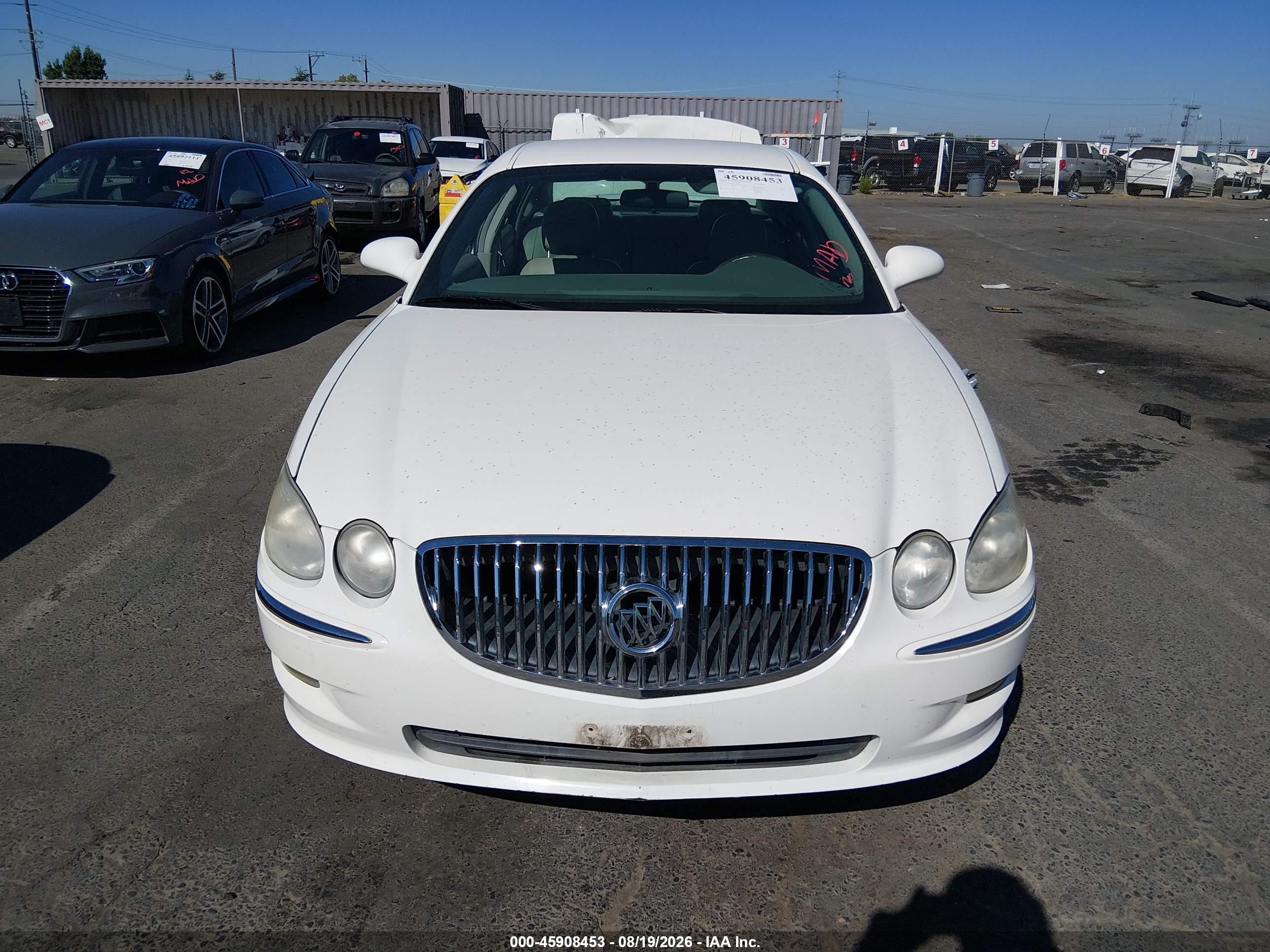 2008 Buick Lacrosse Cxl White vin: 2G4WD582381138354