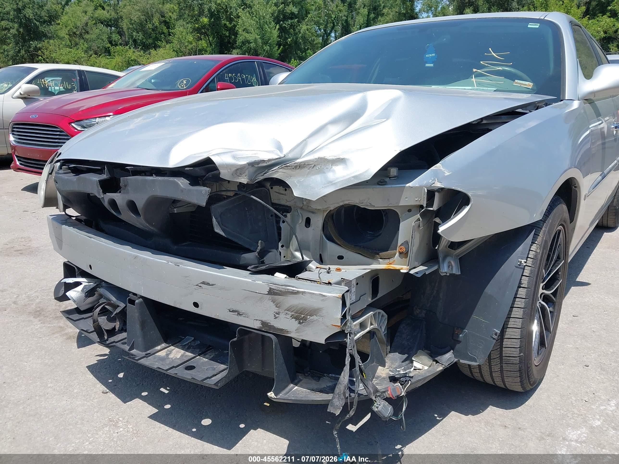 2009 Buick Lacrosse Cxl Серебряный vin: 2G4WD582391151395
