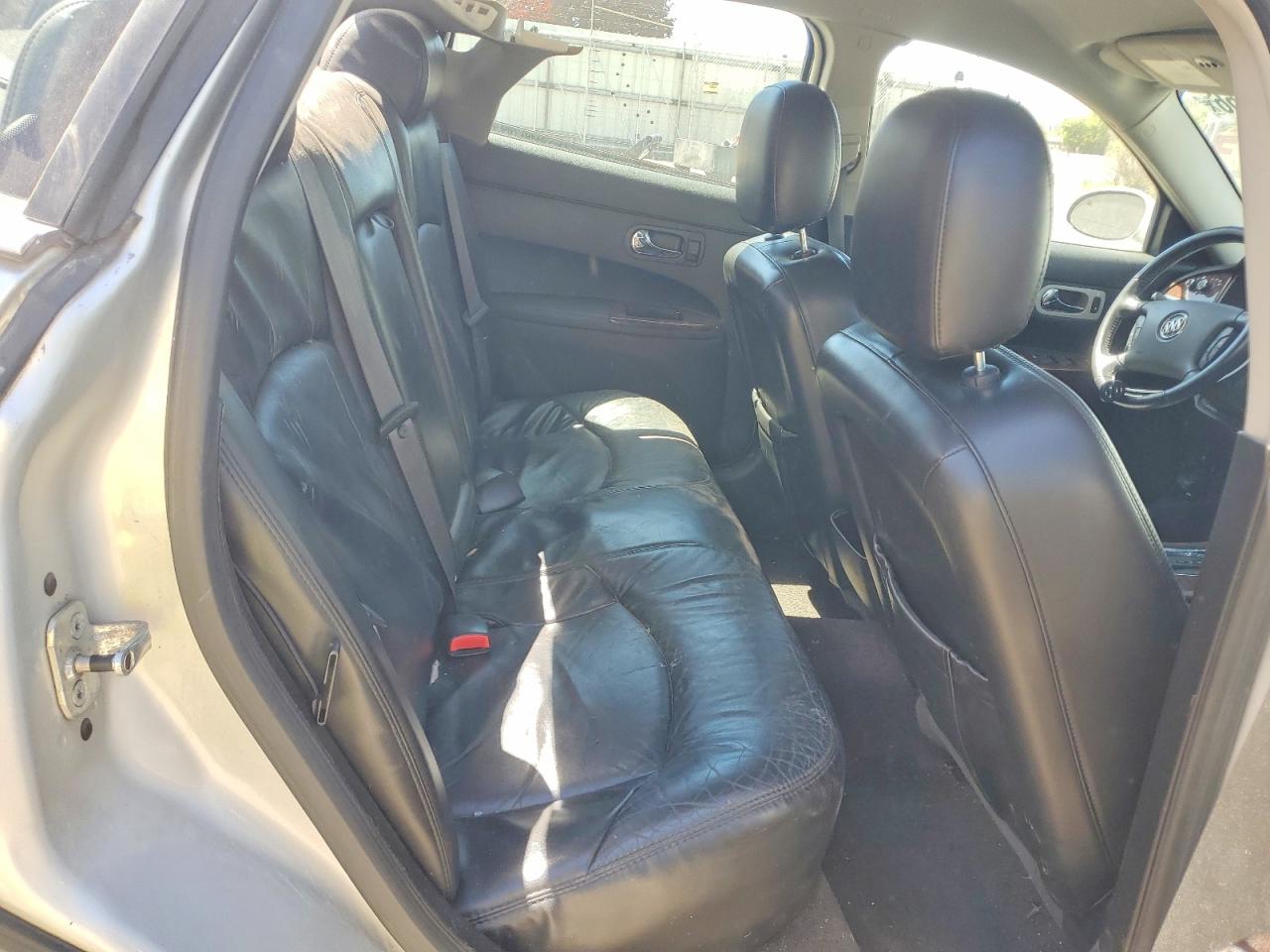 2009 Buick Lacrosse Cxl Серебряный vin: 2G4WD582391204404