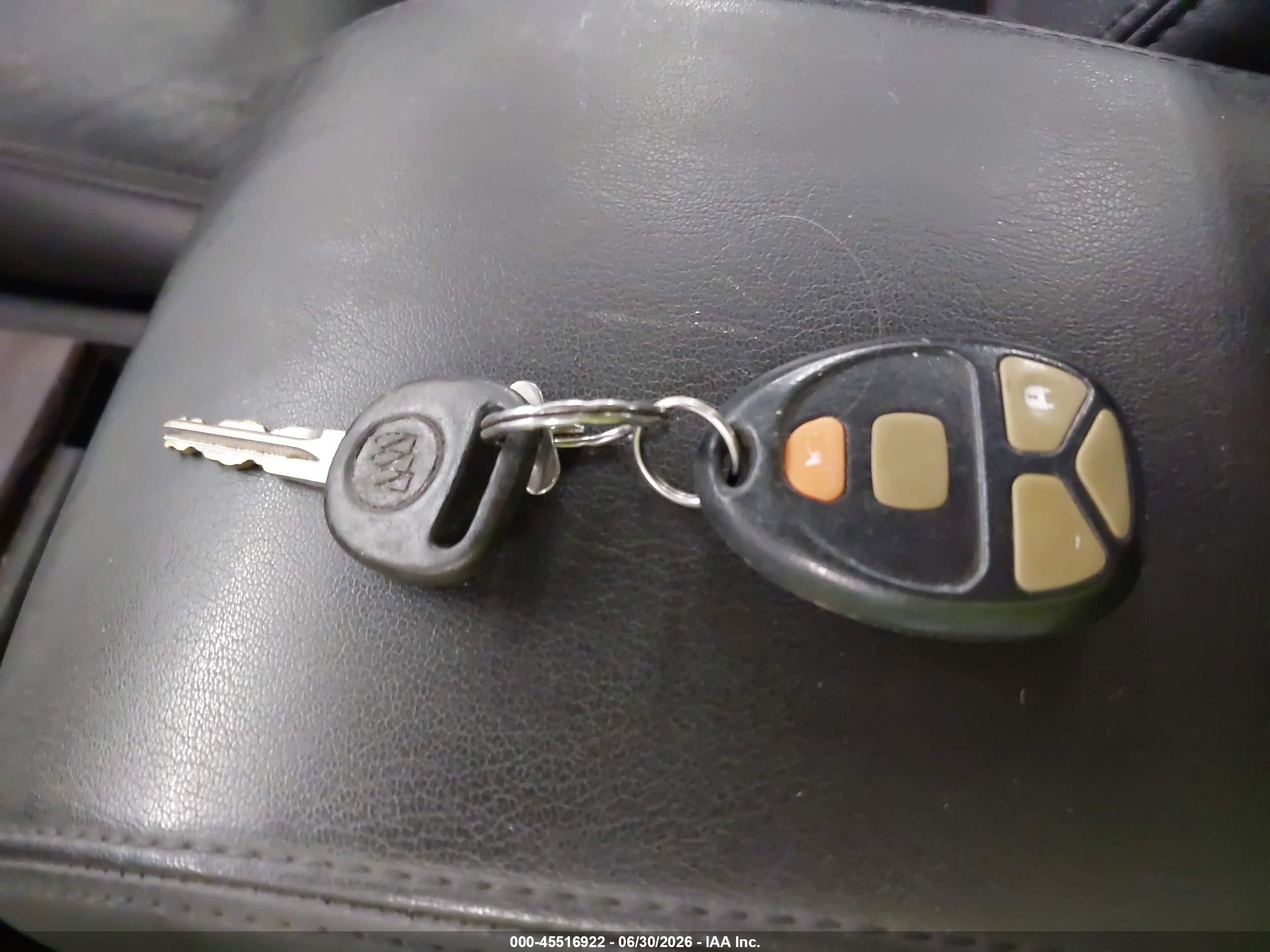 2008 Buick Lacrosse Cxl Черный vin: 2G4WD582481145197