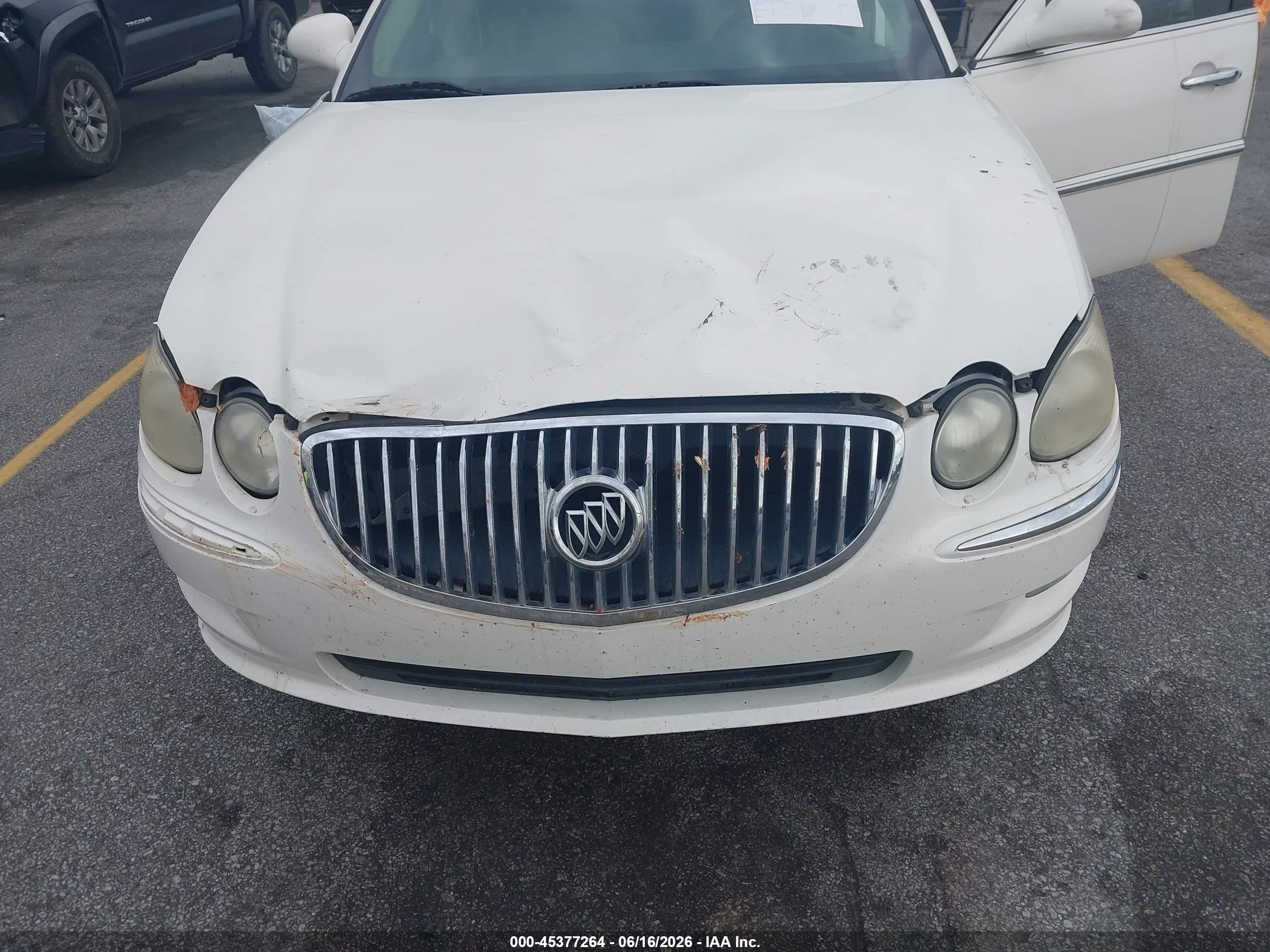 2008 Buick Lacrosse Cxl White vin: 2G4WD582581206587