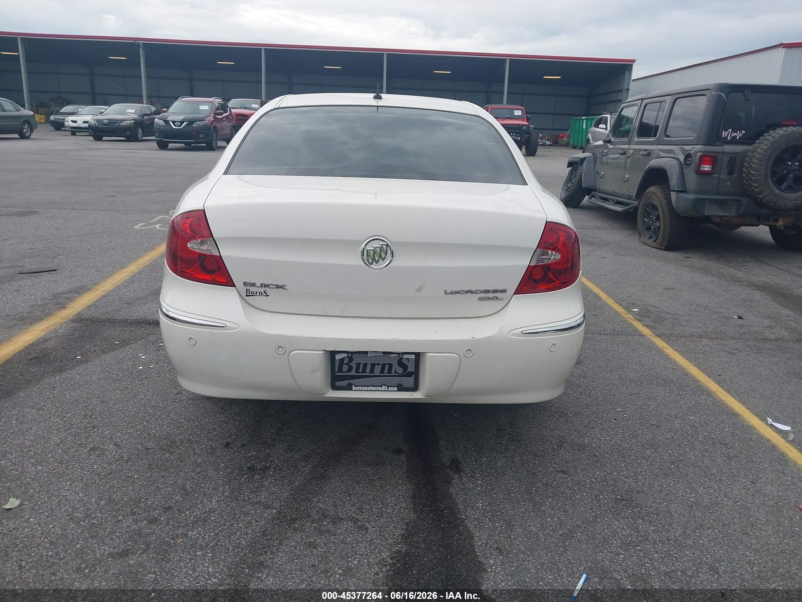 2008 Buick Lacrosse Cxl White vin: 2G4WD582581206587