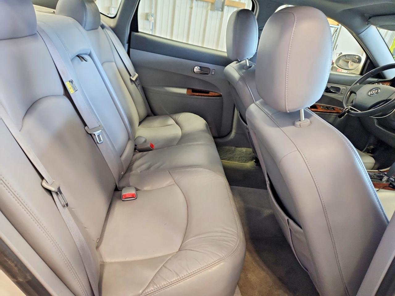 2006 Buick Lacrosse Cxl White vin: 2G4WD582661263152