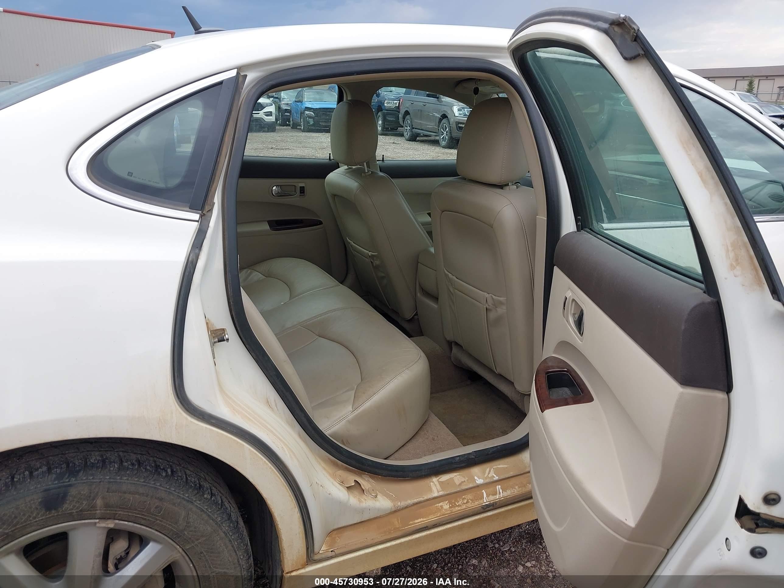 2009 Buick Lacrosse Cxl White vin: 2G4WD582691193642
